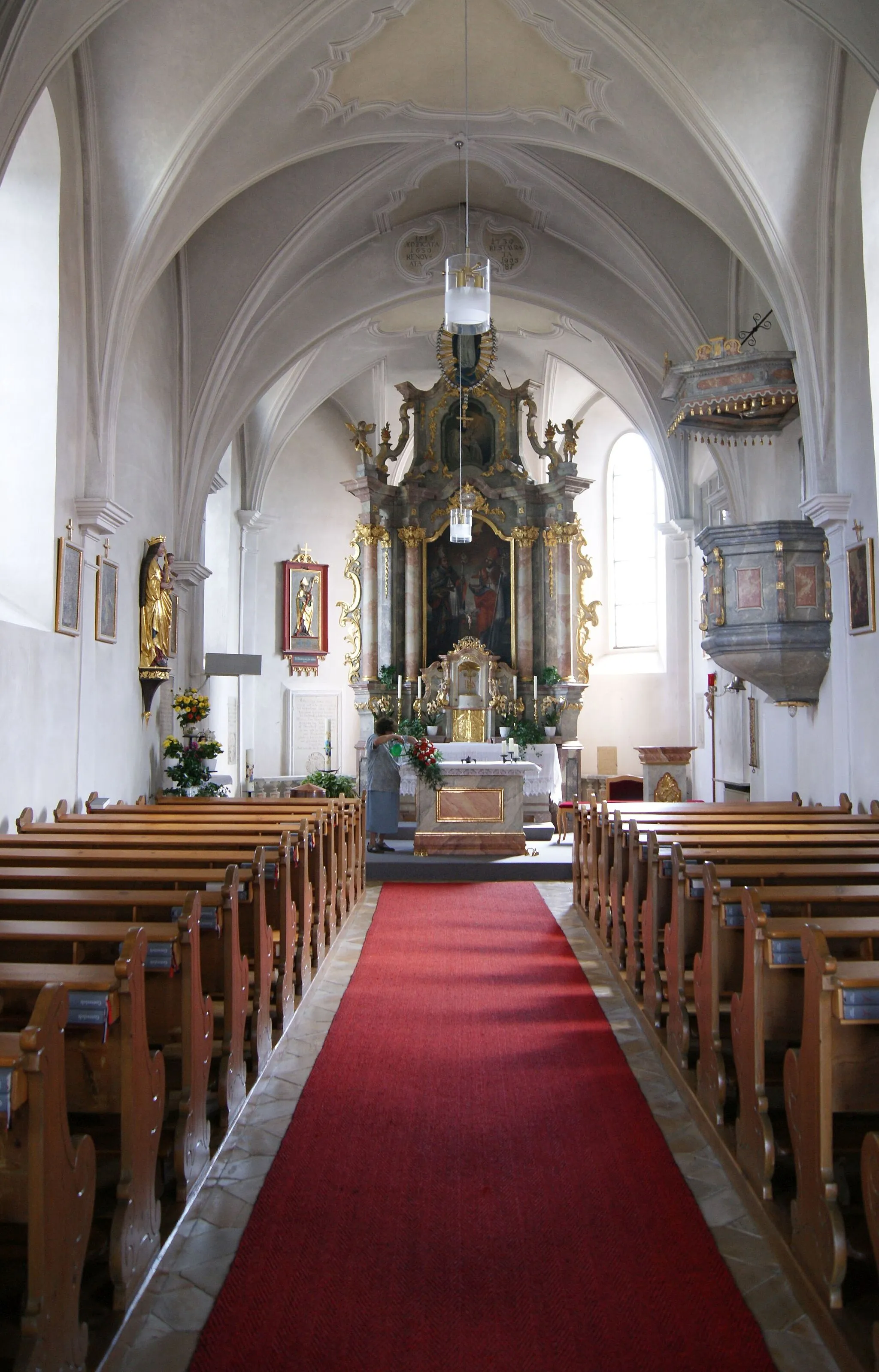Photo showing: Wetterfeld, a part of Roding in the administrative district of Cham of Bavaria, Germany. Church in the castle courtyard - Altar.
