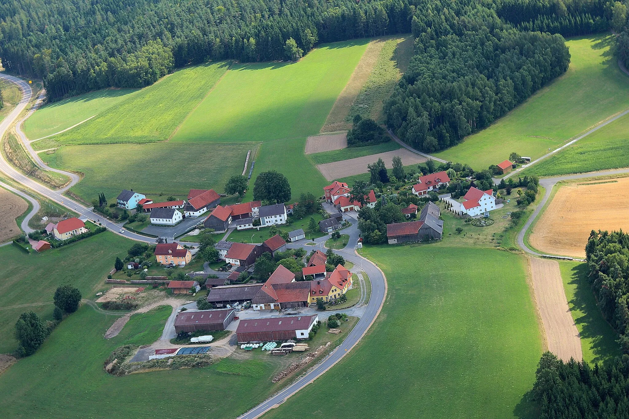 Photo showing: Niesaß ist ein Ortsteil von Oberviechtach, Landkreis Schwandorf, Oberpfalz, Bayern
