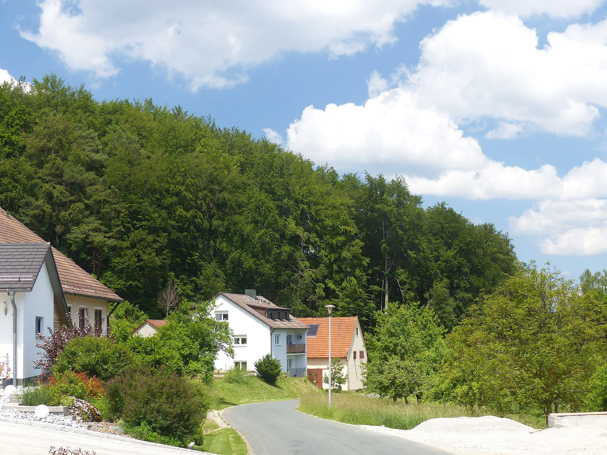 Photo showing: The hamlet Reichenunholden, a district of the municipality of Birgland.