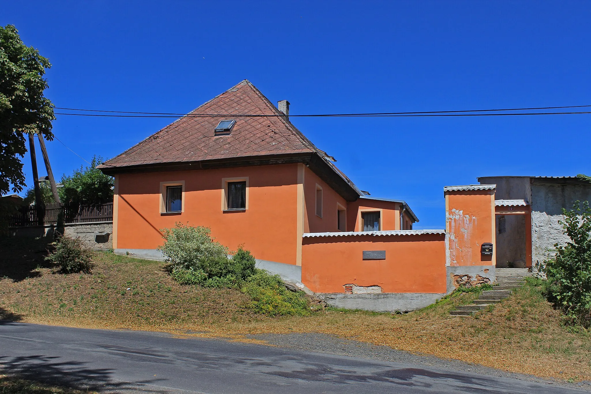 Photo showing: House No 2 in Vlkanov, Czech Republic.