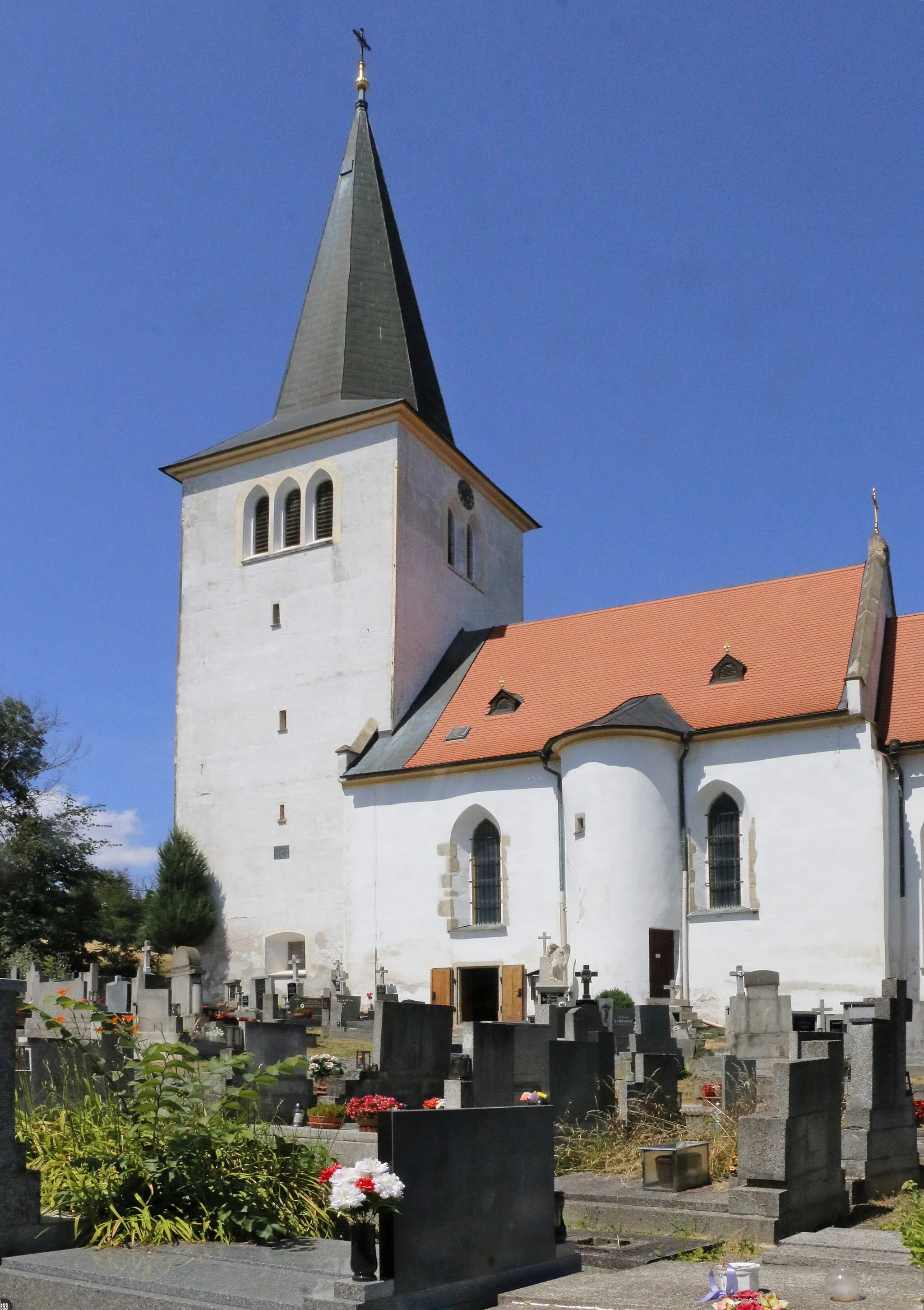 Photo showing: Church of the Nativity of the Virgin Mary in Loučim, Czech Republic.