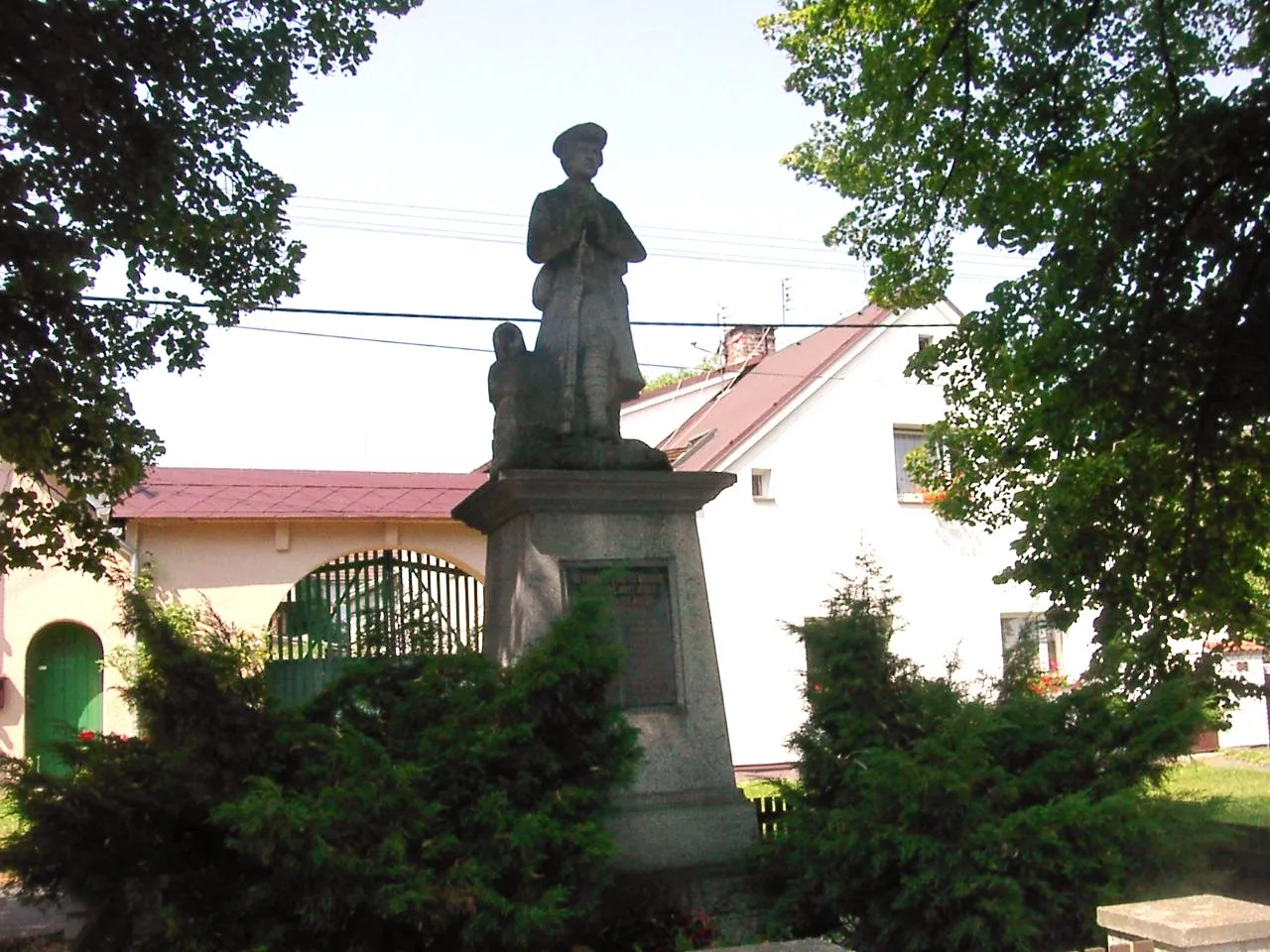 Photo showing: Statue of Jan Hus in Chodov, Czech Republic.