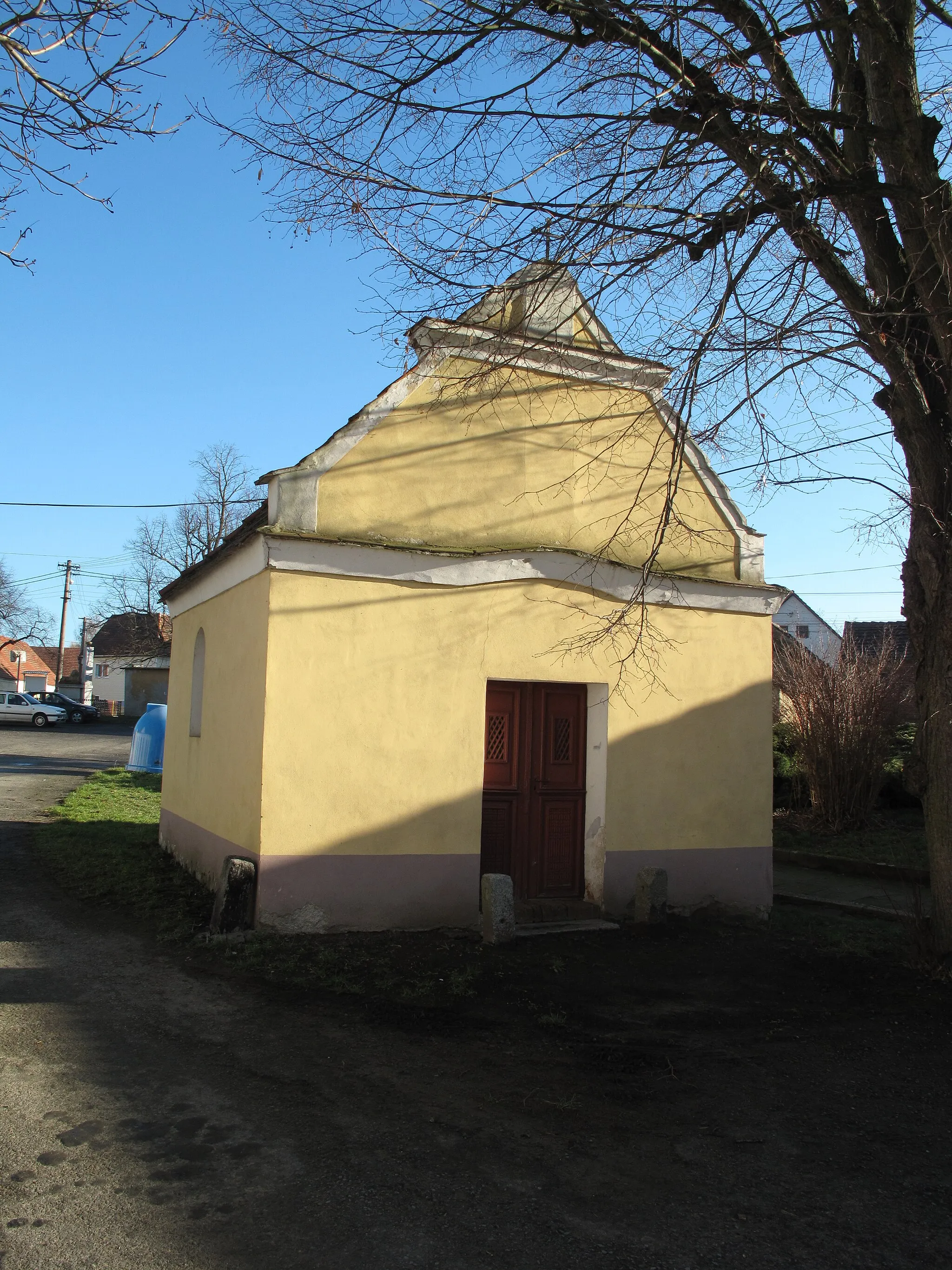 Photo showing: Chapelin Zemetice. Plzeň-jih District, Czech Republic.