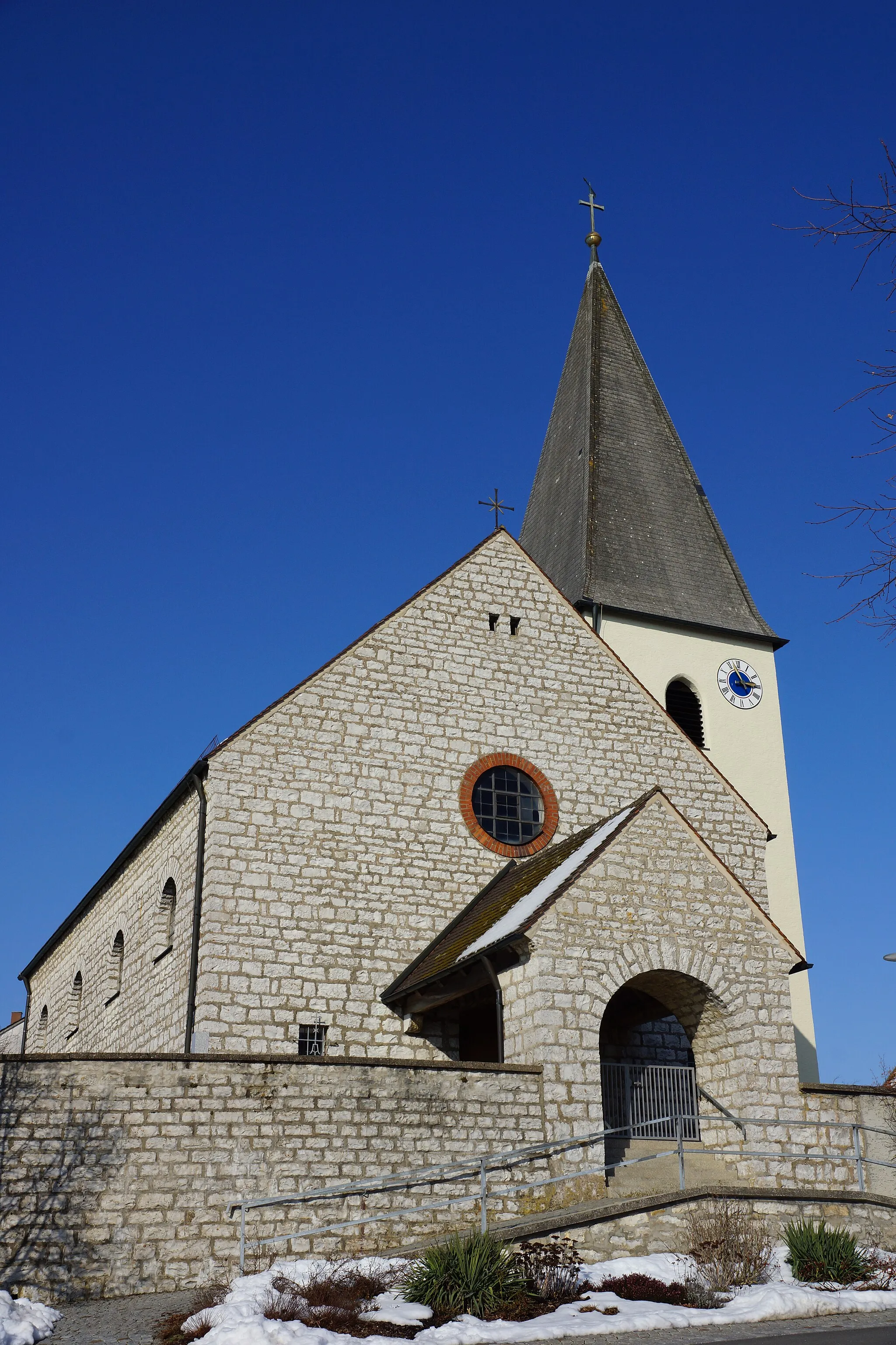Photo showing: Die katholische Filialkirche St. Pankratius in Siegenhofen: