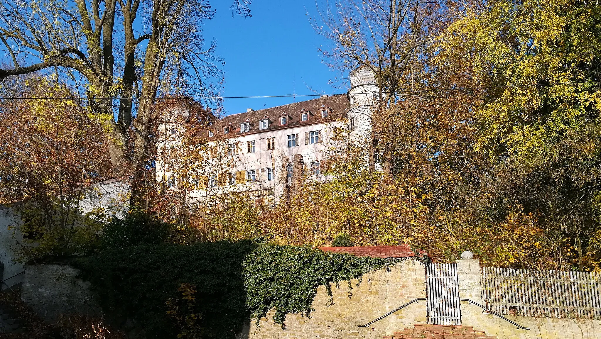 Photo showing: Schloss Haus im Ortsteil Neueglofsheim von Thalmassing.