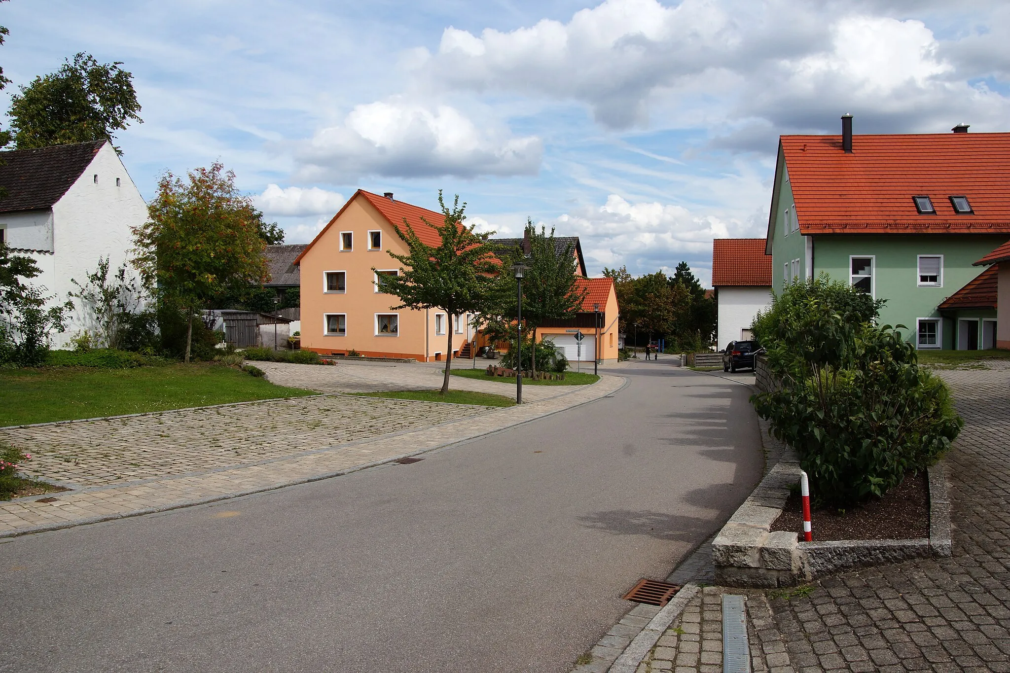 Photo showing: Das Oberpfälzer Juradorf Oberpfraundorf bei Beratzhausen