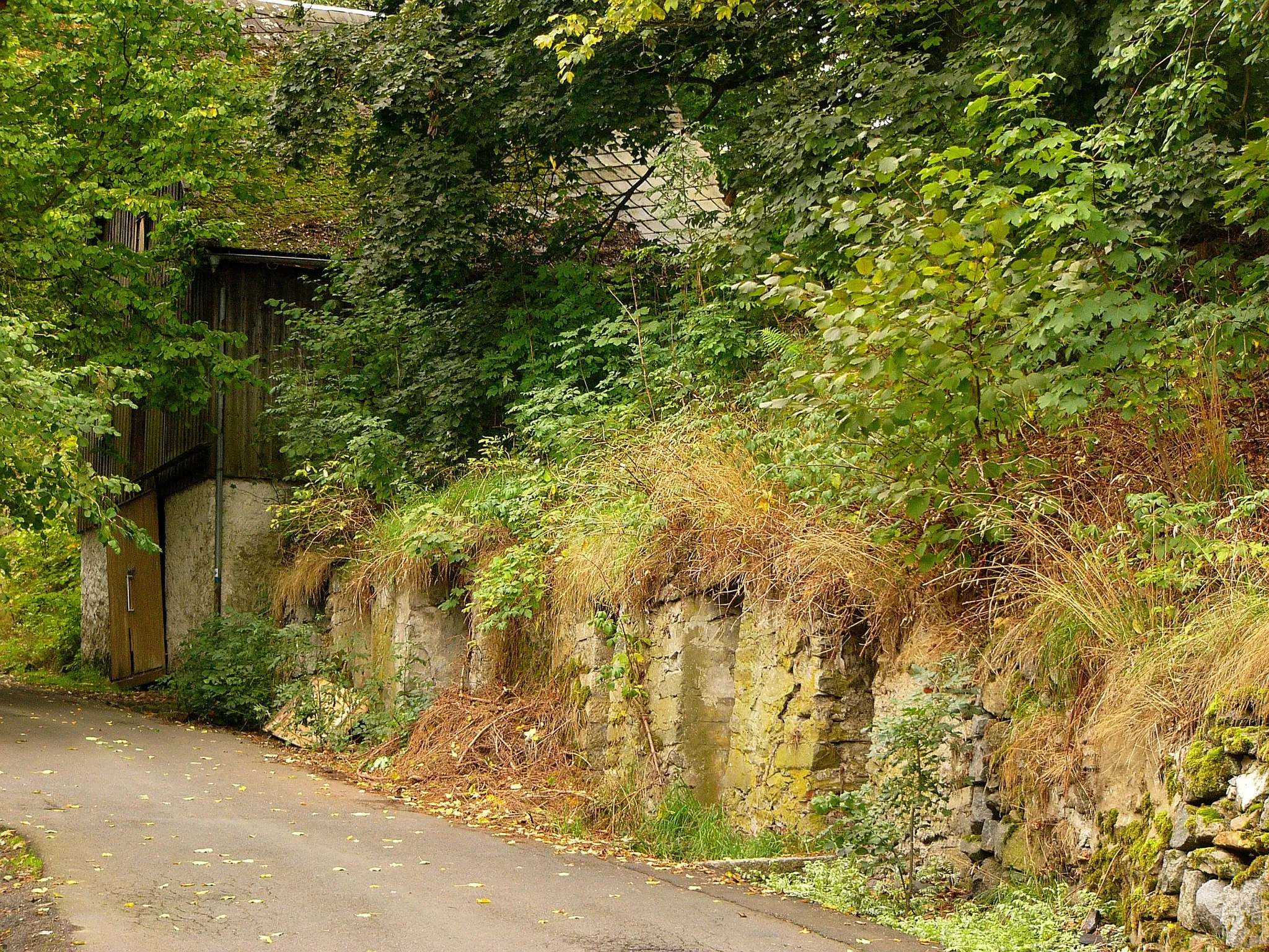 Photo showing: Kellergasse mit 27 Felsenkellern, 18./19. Jahrhundert.