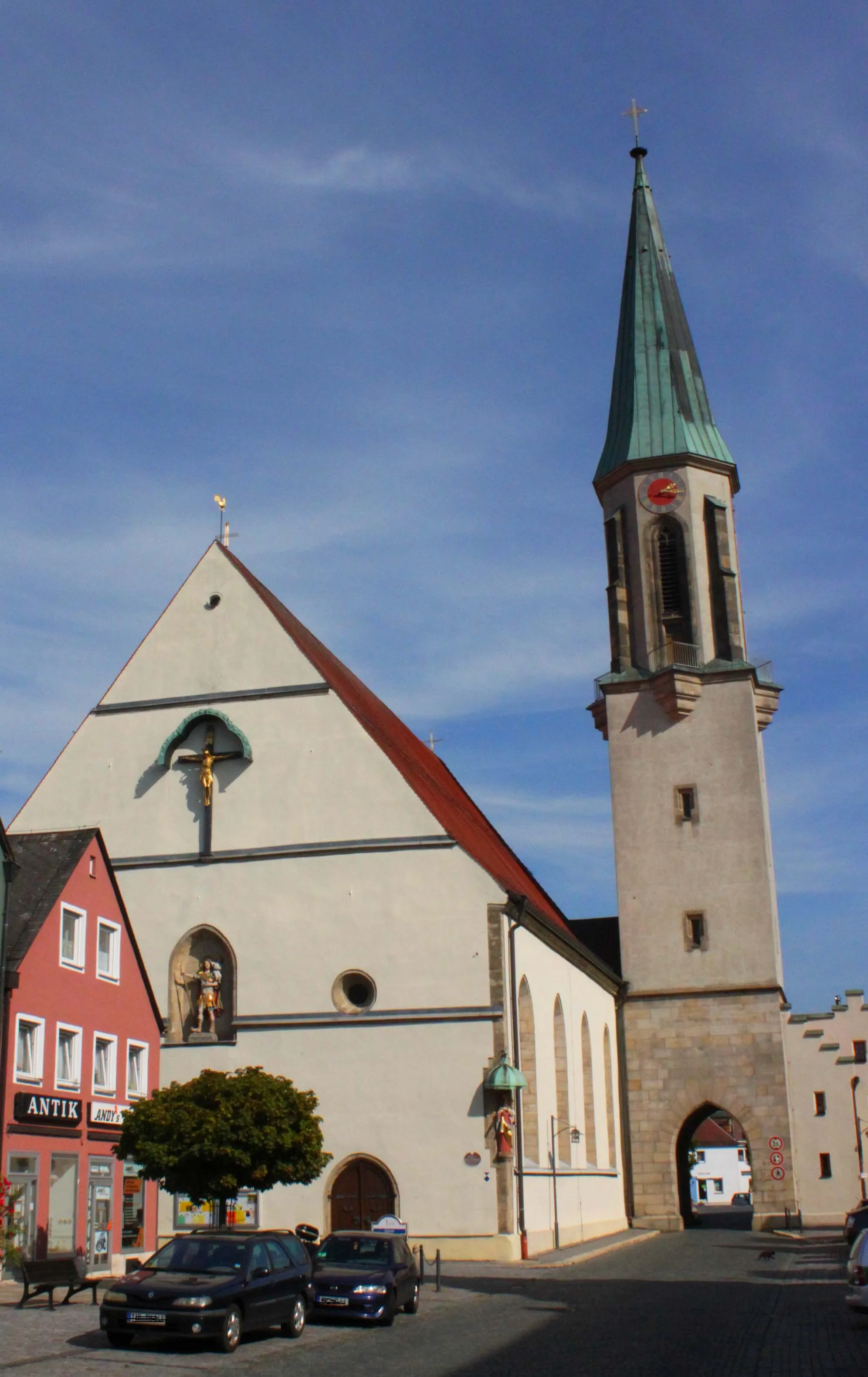 Photo showing: Die Pfarrkirche Mariä Himmelfahrt ist spätgotische Hallenkirche mit barockem Innenausstattung