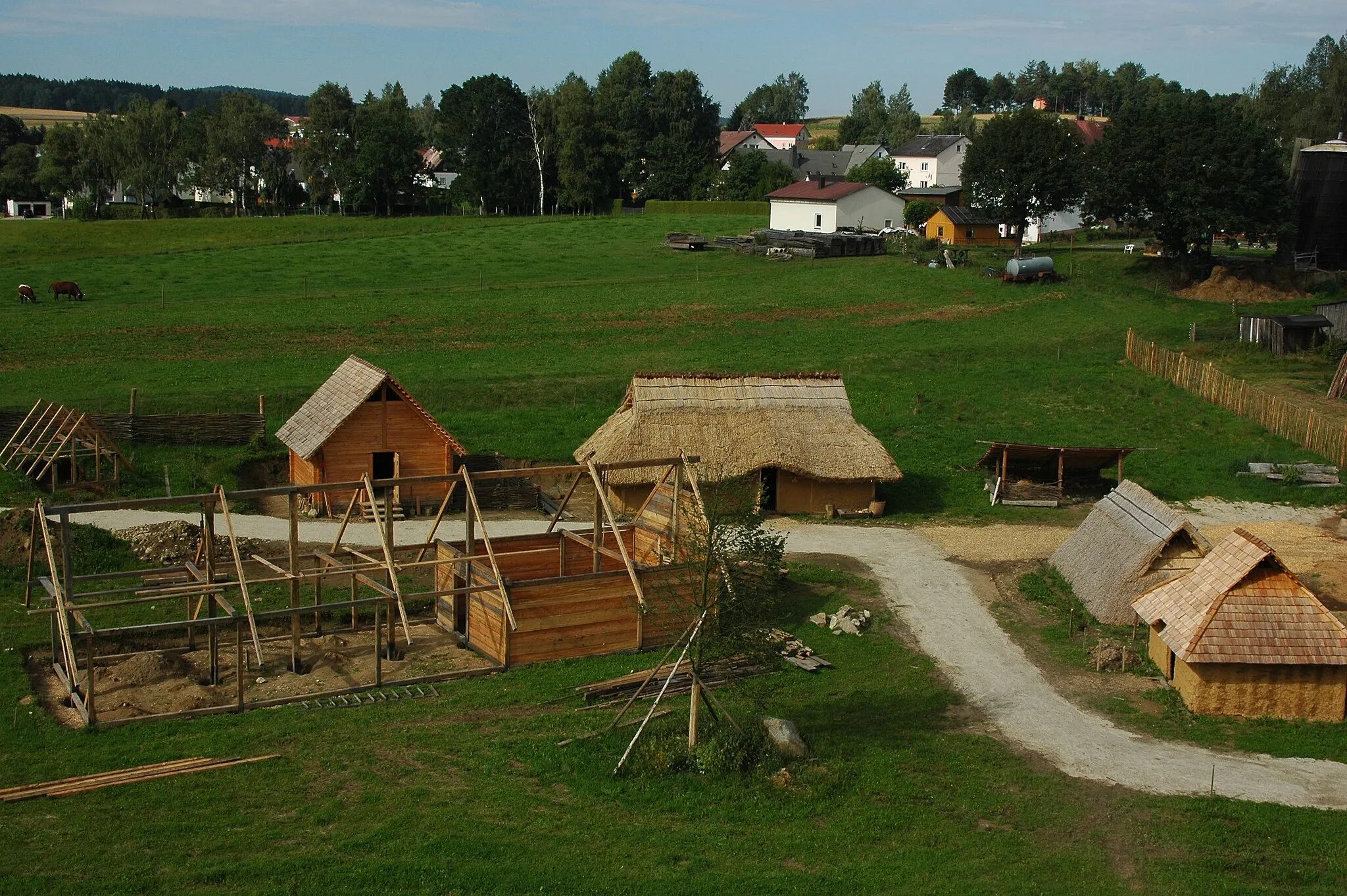 Photo showing: Die slawische Frühmittelaltersiedlung im Geschichtspark Bärnau-Tachov