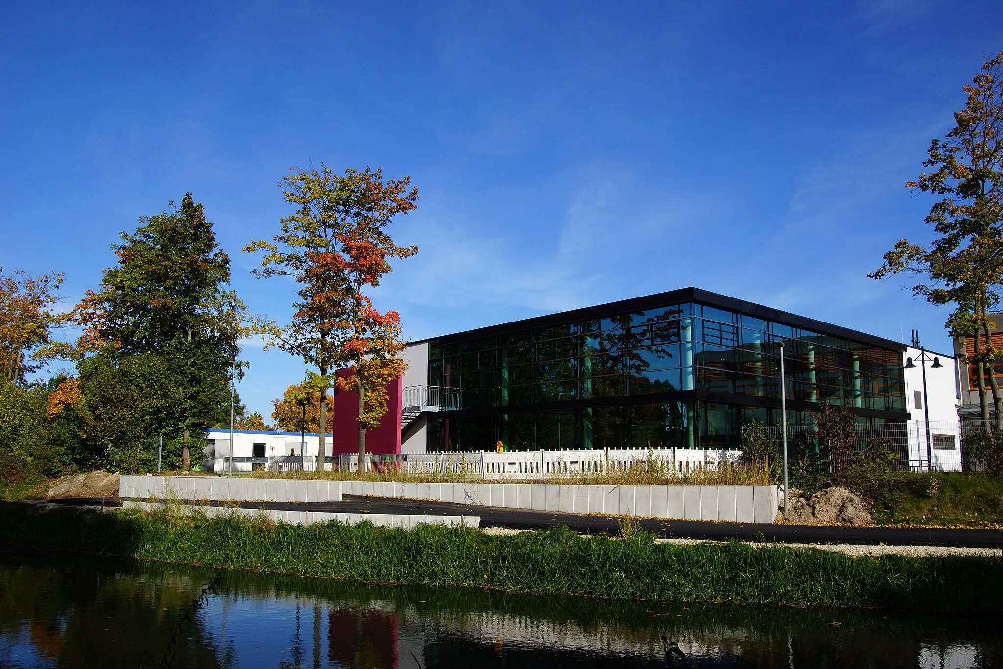 Photo showing: Der Ludwig-Donau-Main-Kanal in Neumarkt in der Oberpfalz: