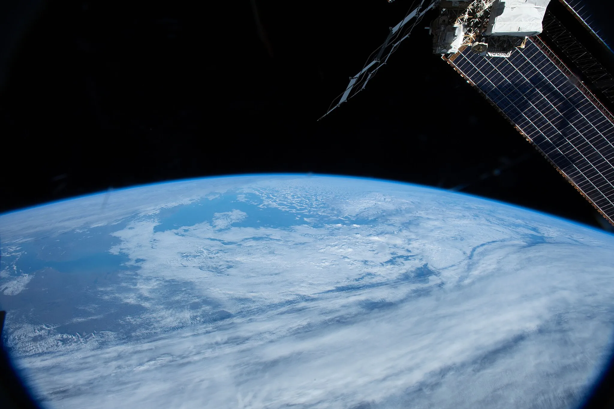 Photo showing: View of Earth taken during ISS Expedition 58.