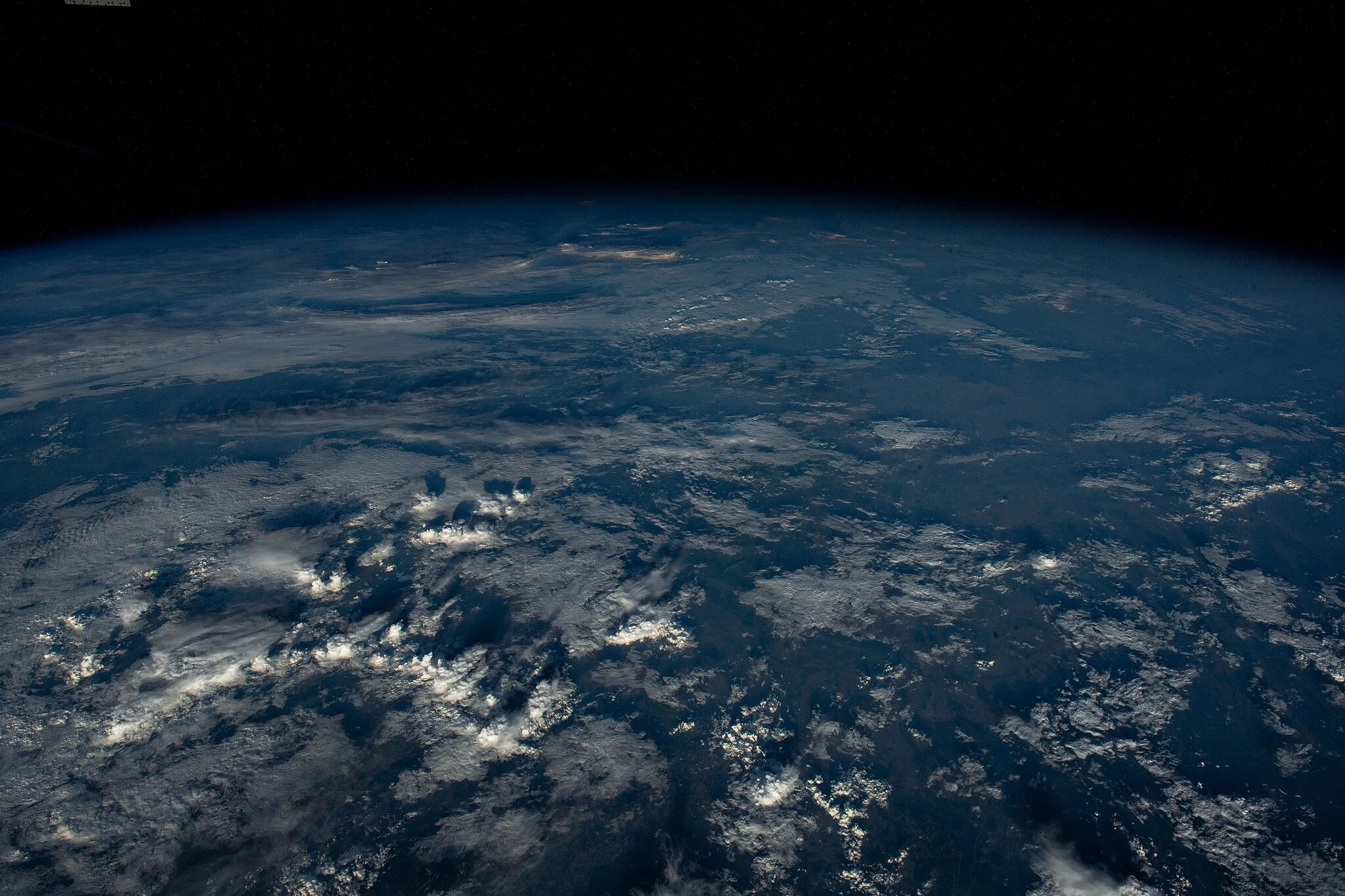 Photo showing: View of Earth taken during ISS Expedition 67.