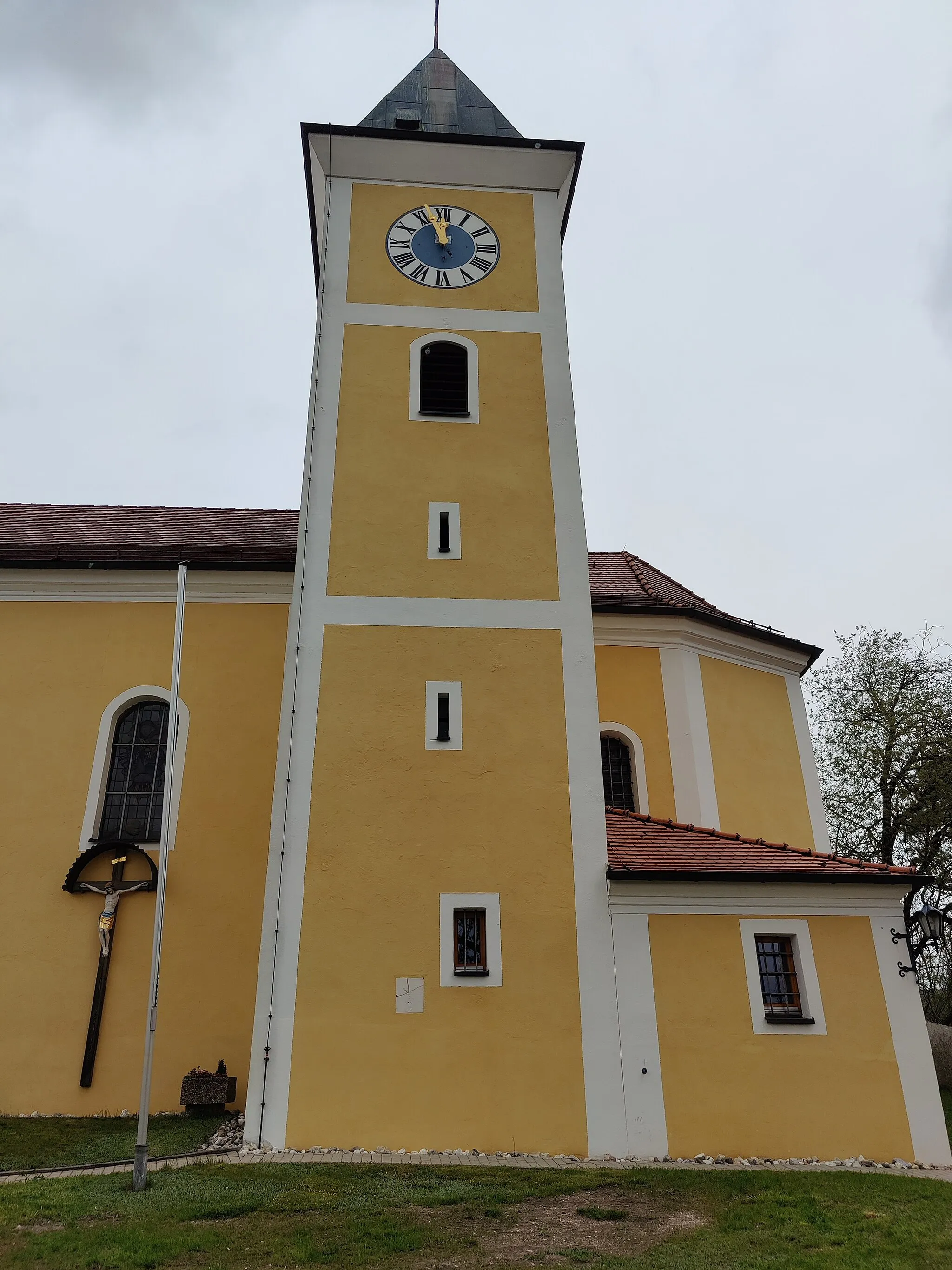 Photo showing: Katholische Pfarrkirche St. Ulrich Schwarzach bei Nabburg, Landkreis Schwandorf, Oberpfalz, Bayern, Deutschland