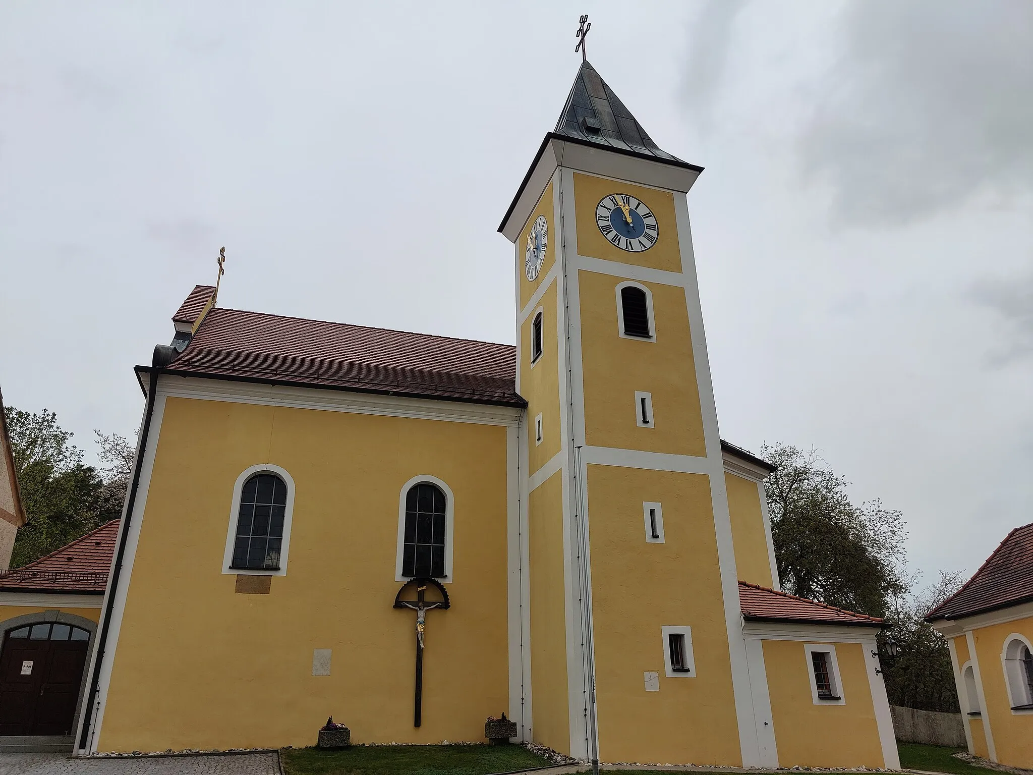 Photo showing: Katholische Pfarrkirche St. Ulrich Schwarzach bei Nabburg, Landkreis Schwandorf, Oberpfalz, Bayern, Deutschland