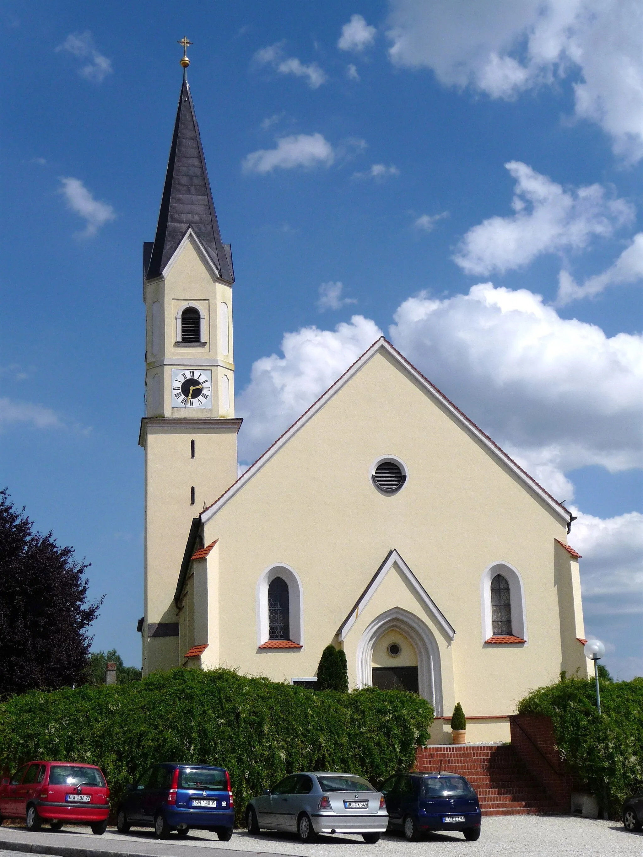 Photo showing: Die Pfarrkirche Mariä Himmelfahrt in Postau