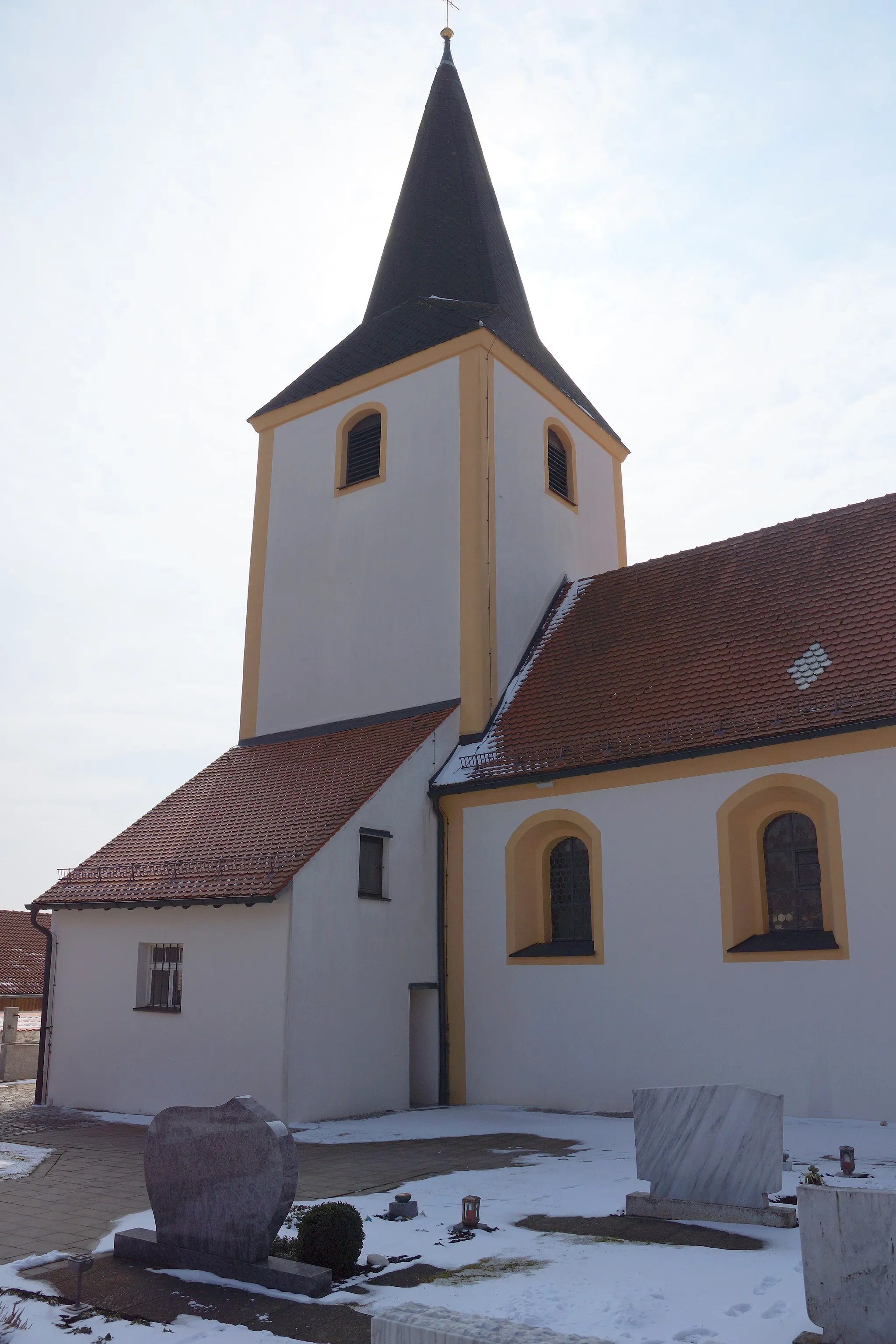 Photo showing: Die katholische Filialkirche St. Bonifatius in Schnufenhofen bei Seubersdorf in der Oberpfalz: