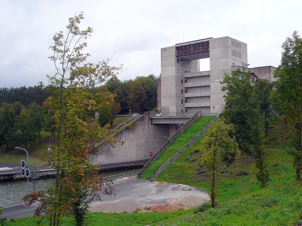 Photo showing: Schleuse Eckersmühlen am Main-Donau-Kanal