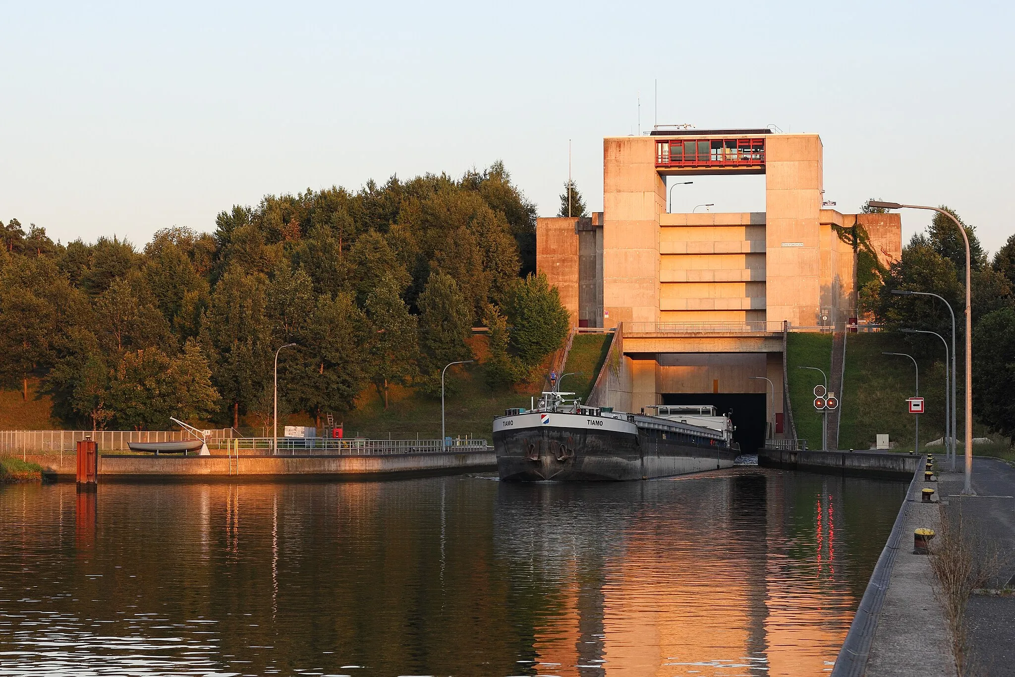 Photo showing: Main-Donau-Kanal - Schleuse Eckersmühlen