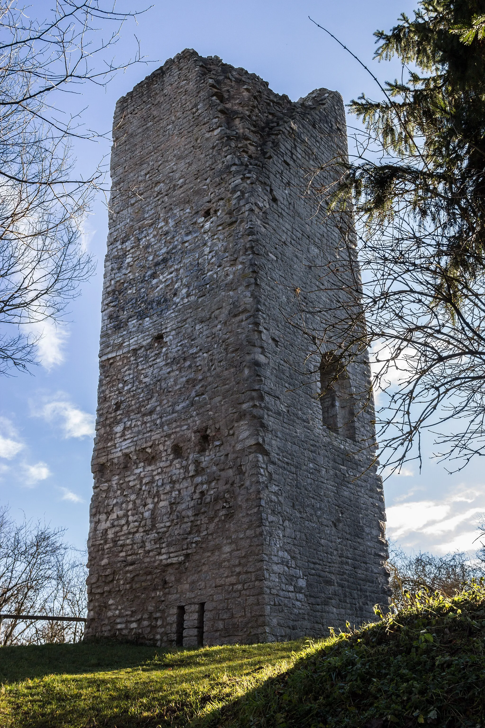 Photo showing: Burg Bechthal, Turm