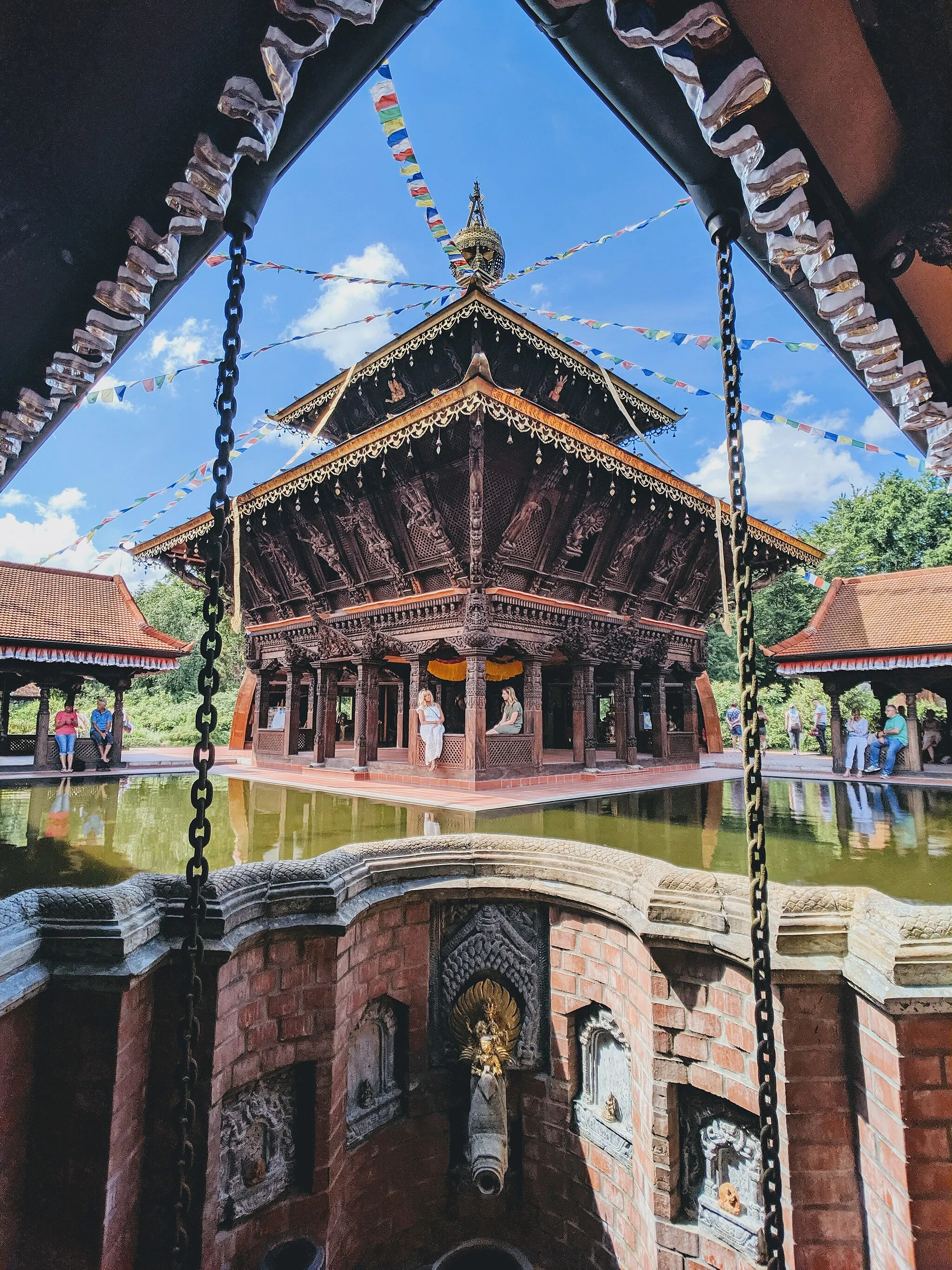 Photo showing: Innenhof des Tempels, welcher sich im Zentrum der Anlage befindet.