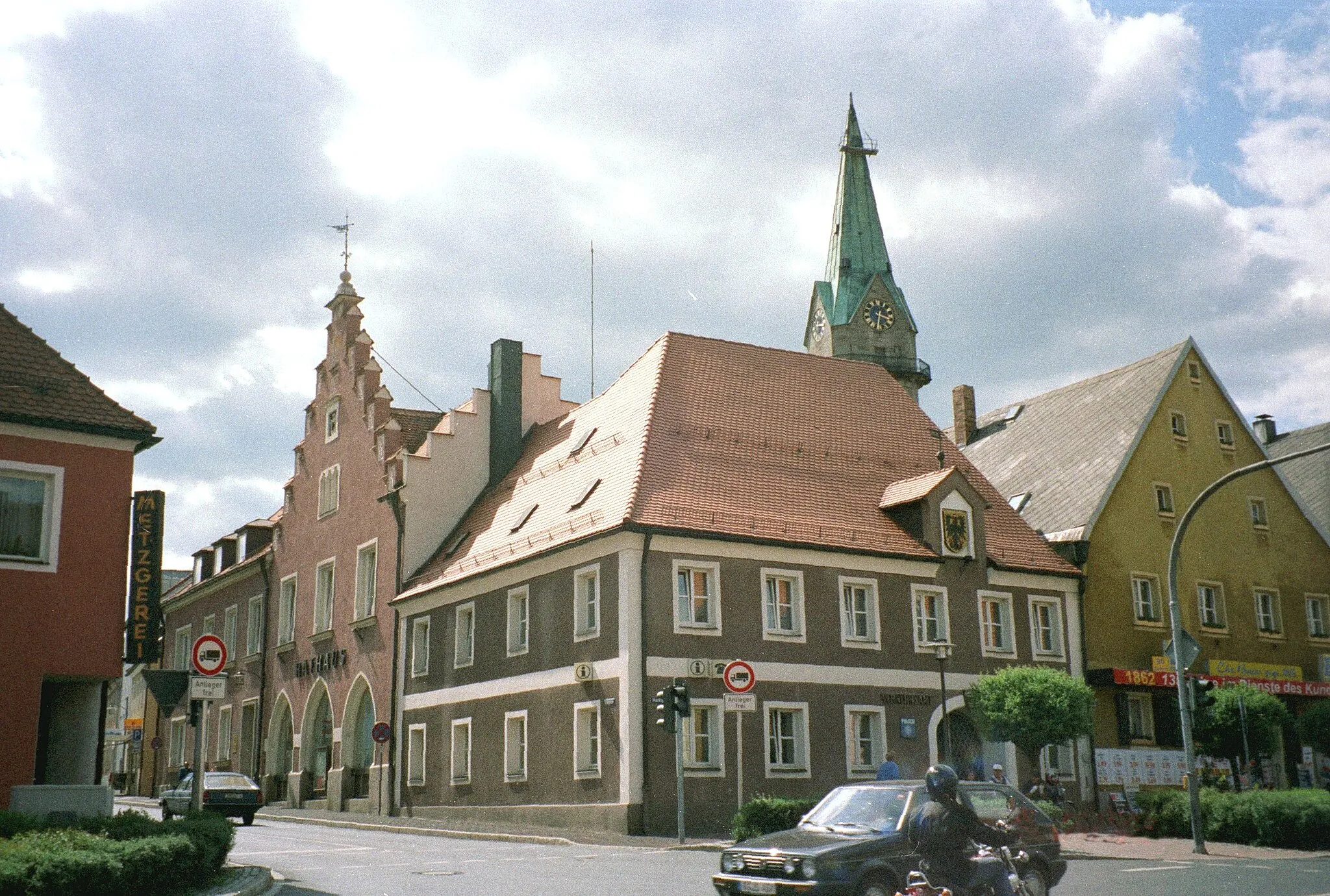 Photo showing: Erbendorf, town square and town hall