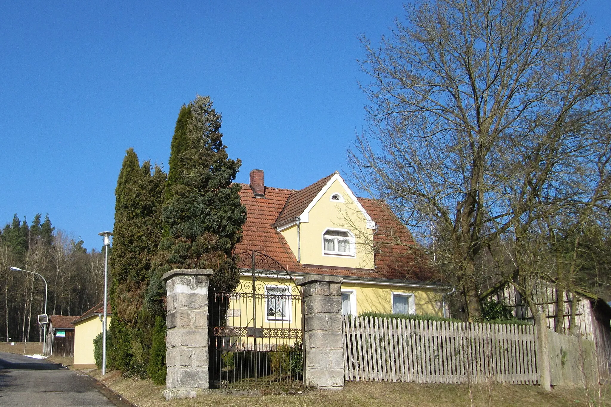 Photo showing: Schulhaus Zessau (Baujahr 1937)