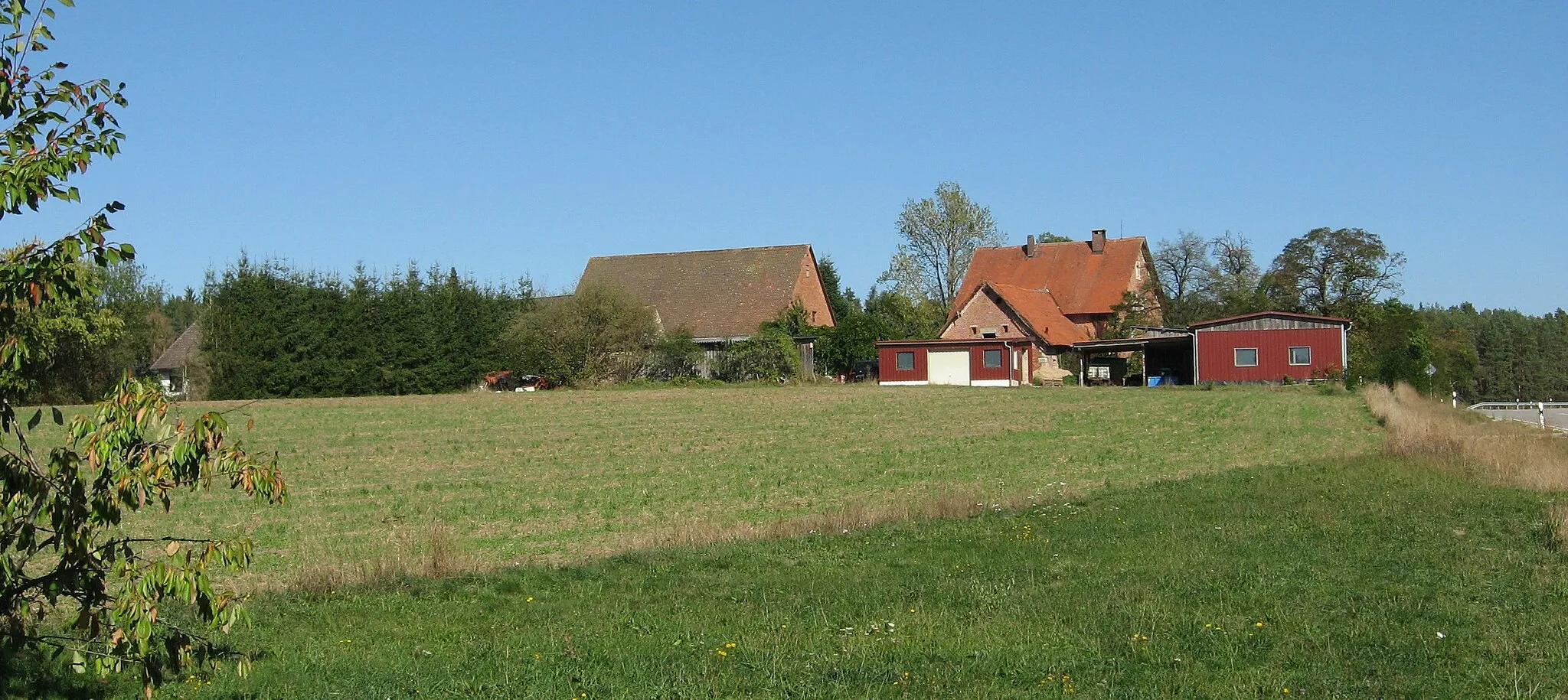 Photo showing: Neuhof (part of Pyrbaum, Bavaria, Germany), from West