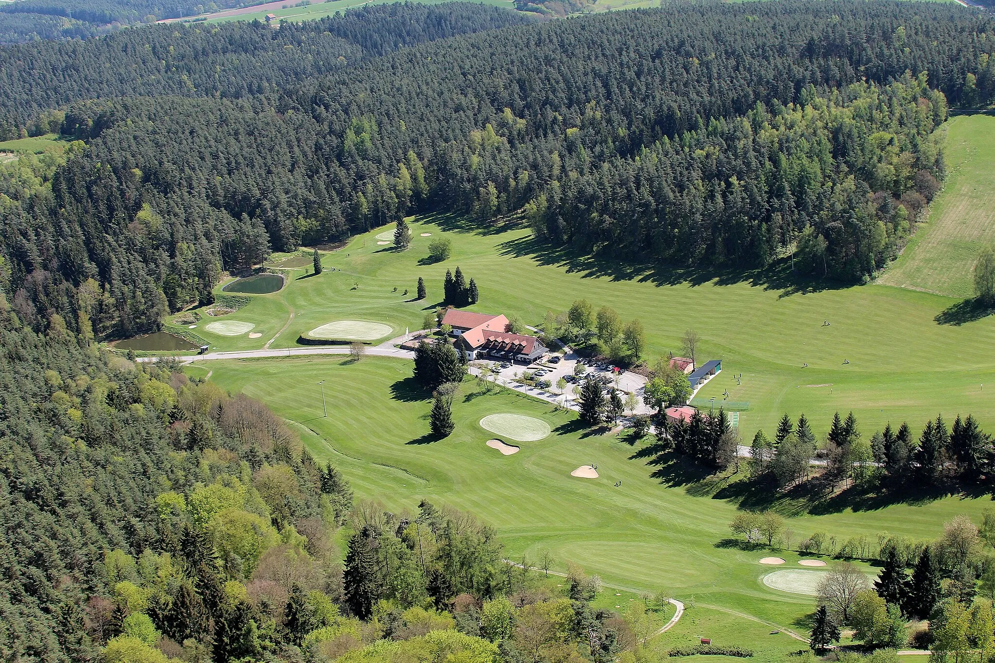 Photo showing: Golfplatz Oedengrub, Stadt Neunburg vorm Wald, Landkreis Schwandorf, Oberpfalz, Bayern