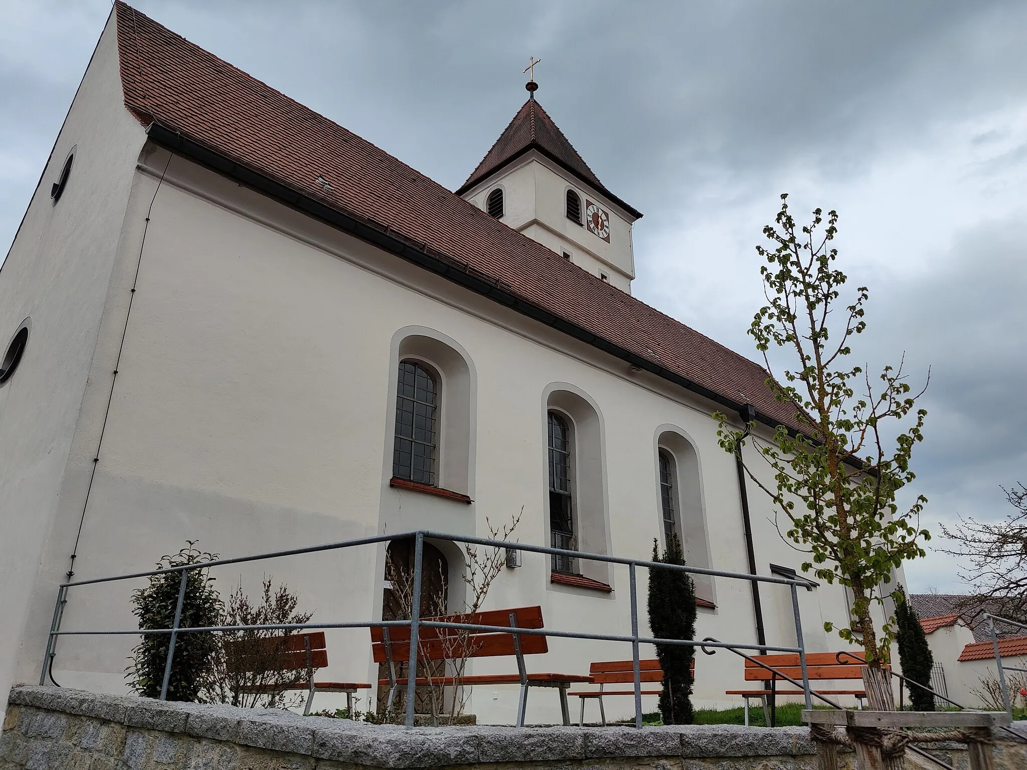 Photo showing: Katholische Filialkirche Mariä Himmelfahrt Mitterauerbach, Gemeinde Neunburg vorm Wald, Landkreis Schwandorf, Oberpfalz, Bayern, Deutschland