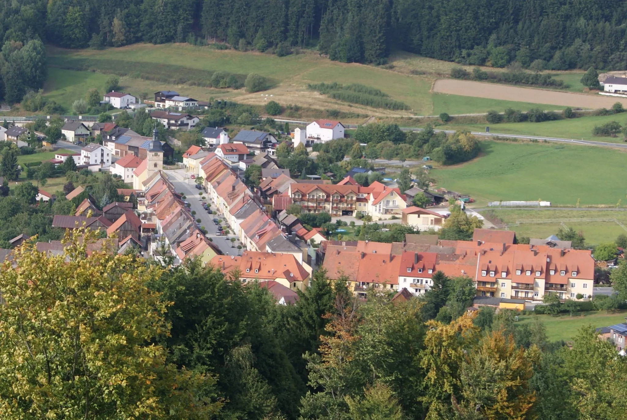 Photo showing: Blick vom Schlossberg auf Waldeck