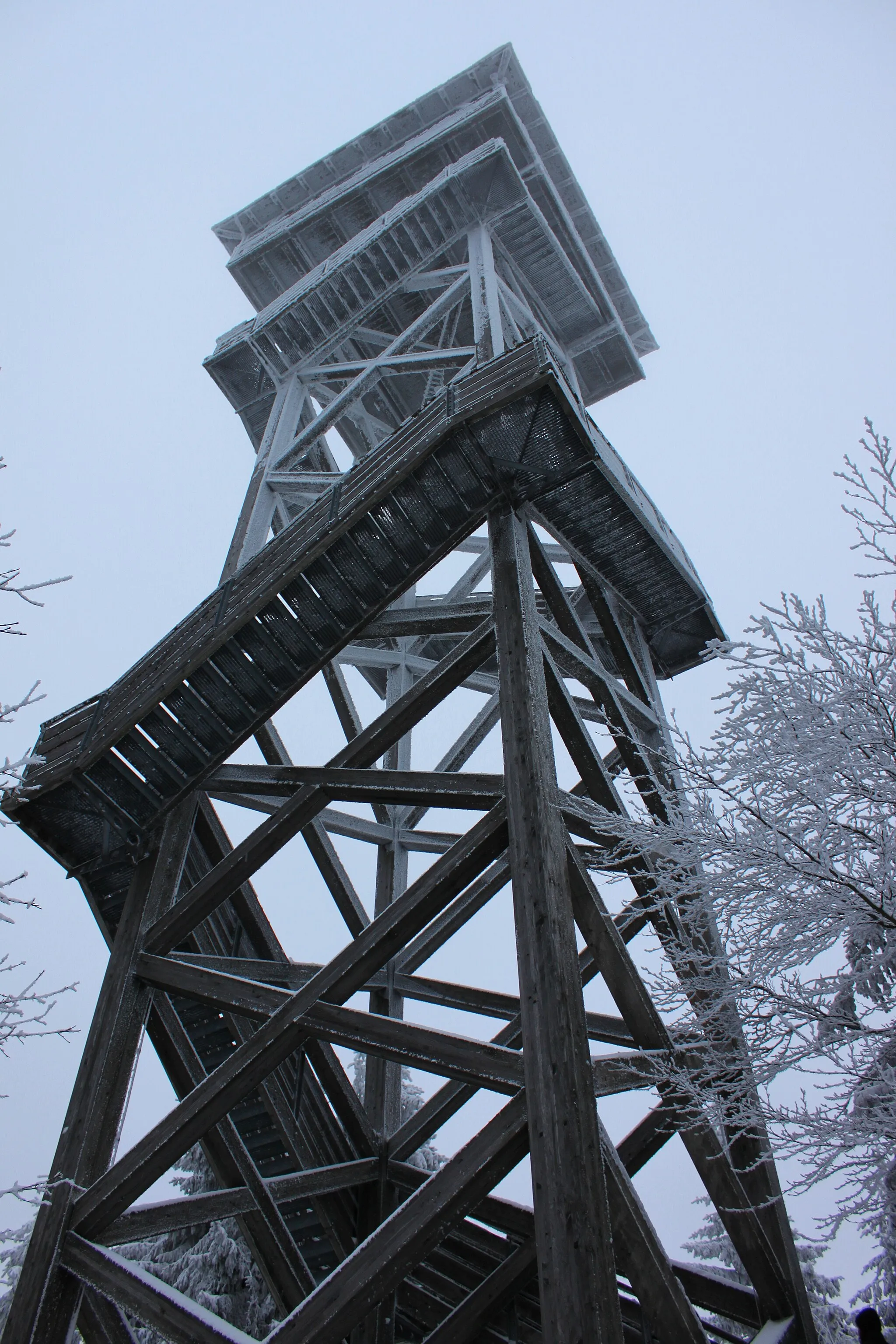 Photo showing: Der Oberpfalzturm ist ein Aussichtsturm auf der 946 m hohen Platte, im Steinwaldes im Landkreis Tirschenreuth.