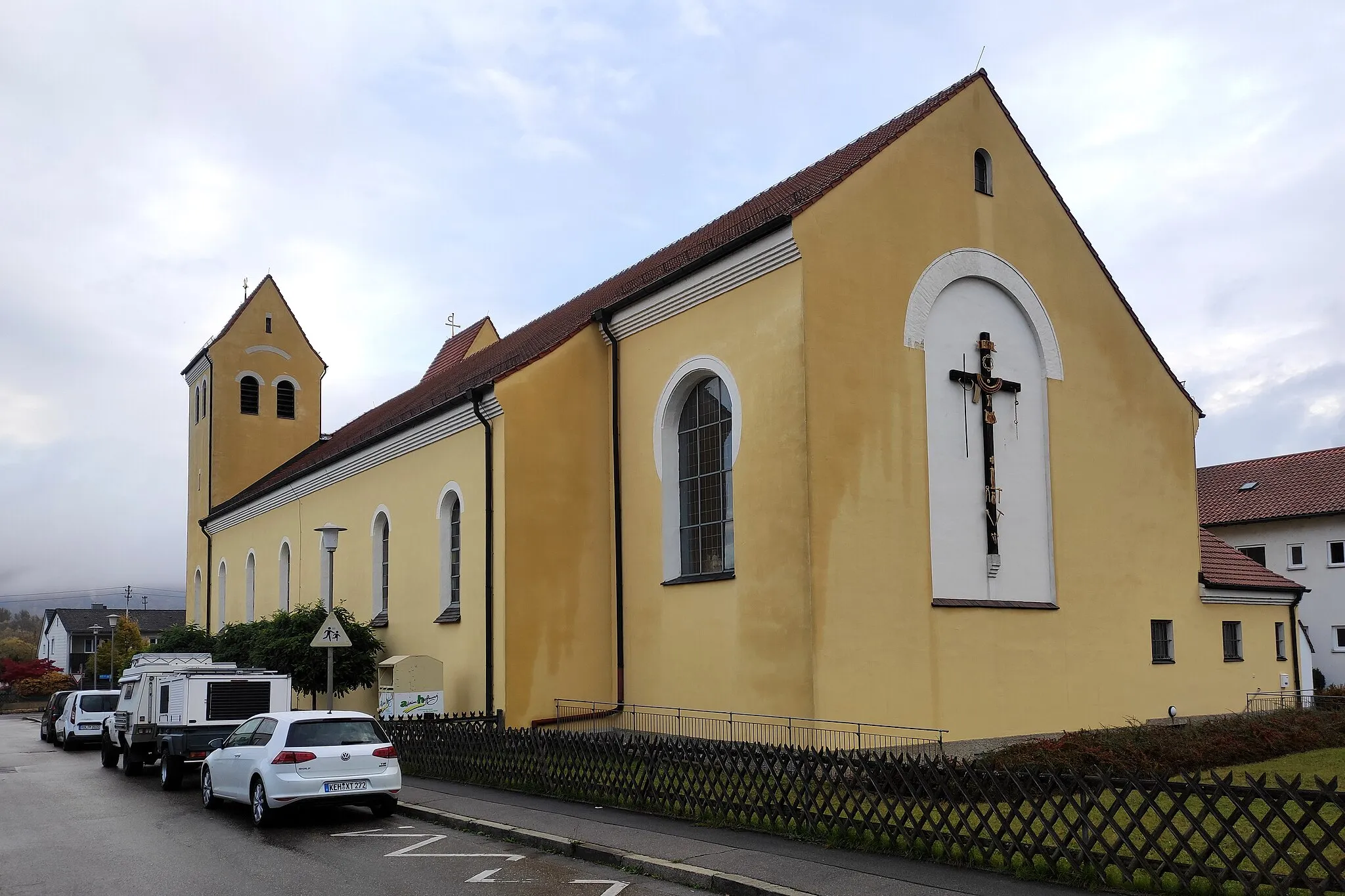 Photo showing: Die Hl. Kreuz Kirche in Kelheim - Affecking