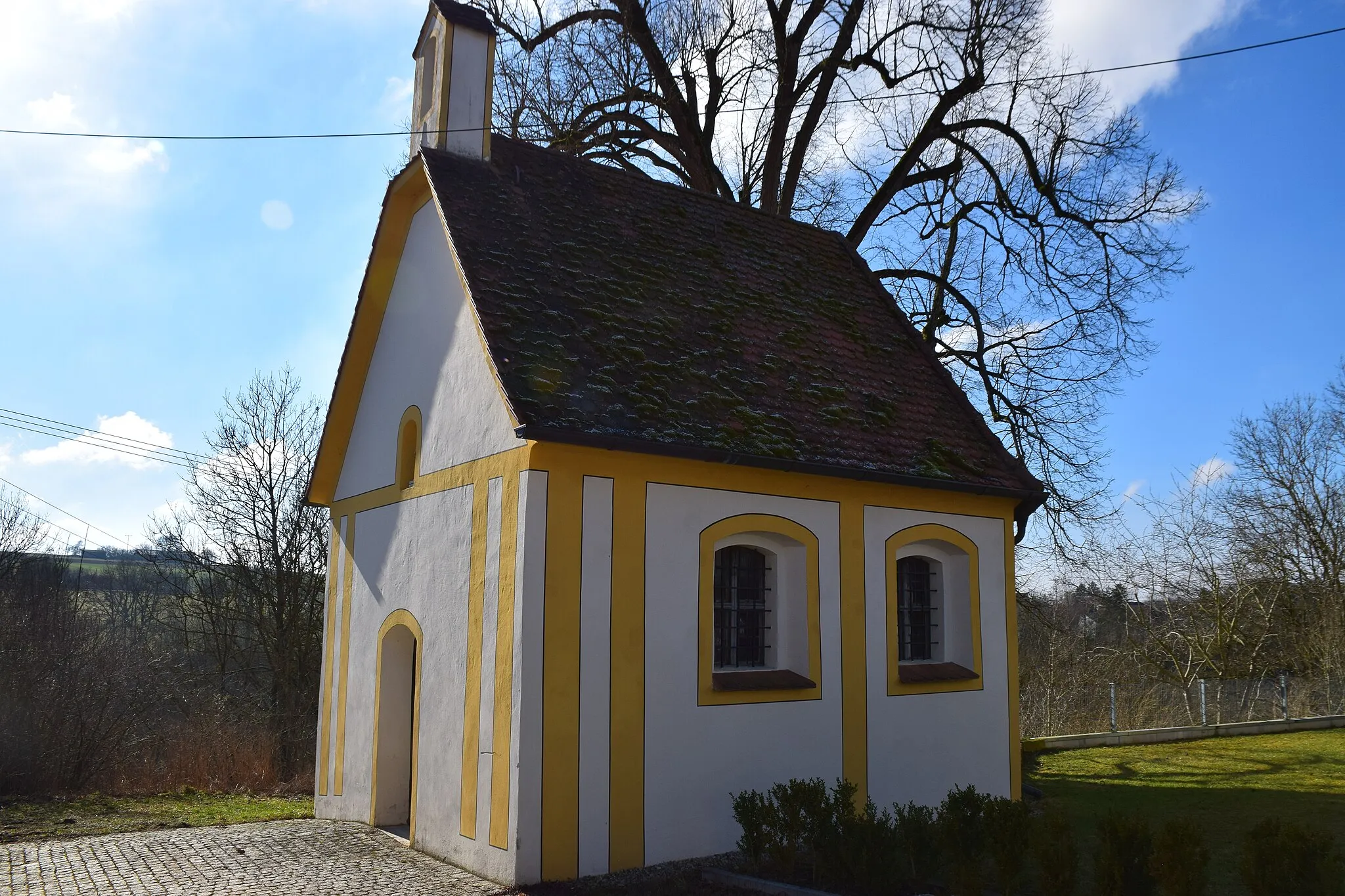 Photo showing: dreiseitig schließender Saalbau mit Satteldach und Giebeldachreiter