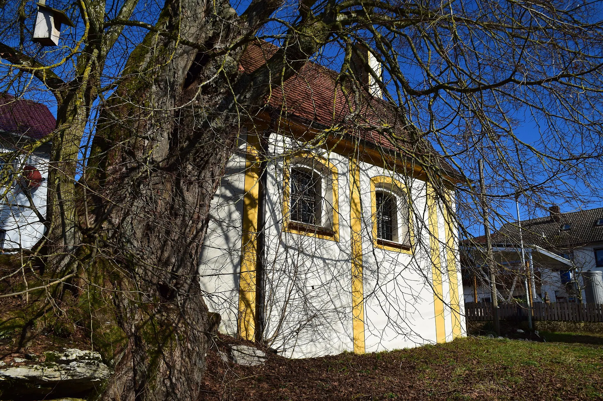 Photo showing: dreiseitig schließender Saalbau mit Satteldach und Giebeldachreiter