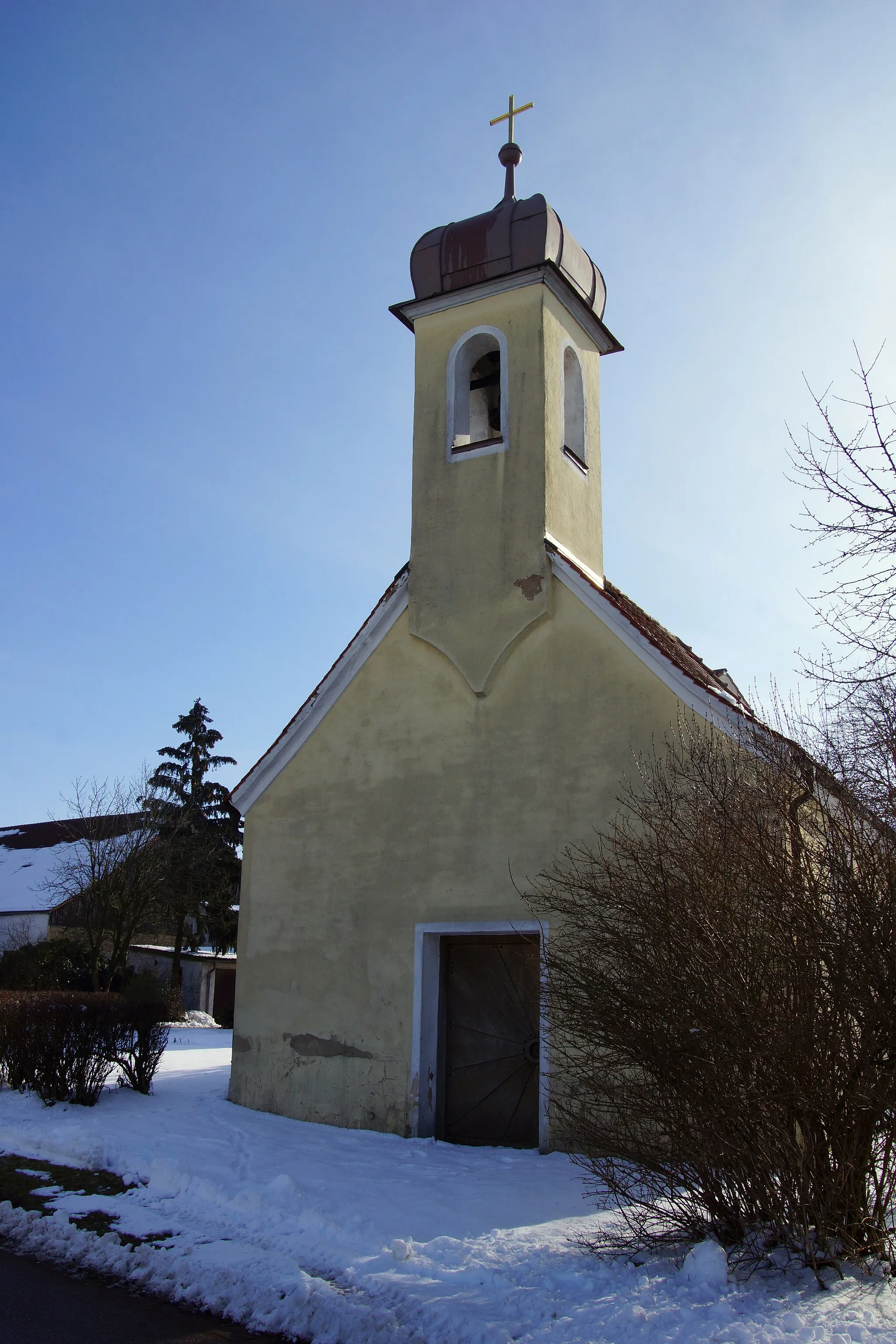 Photo showing: Die katholische Ortskapelle von Viehhausen bei Greding