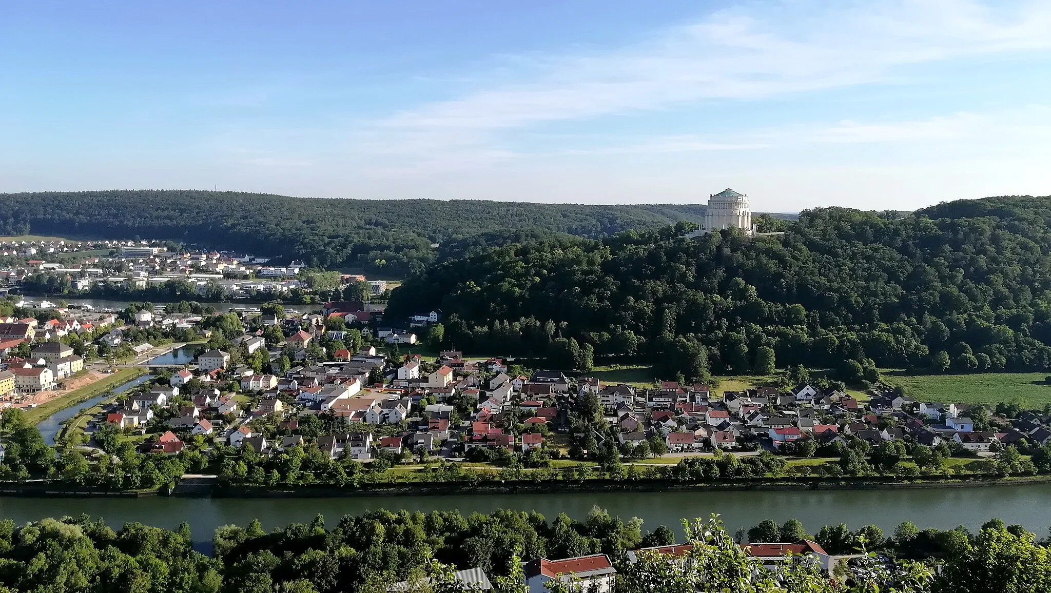 Photo showing: Kelheim ist die Kreisstadt des gleichnamigen Landkreises im Regierungsbezirk Niederbayern und mit rund 17.000 Einwohnern zugleich dessen bevölkerungsreichste Stadt.