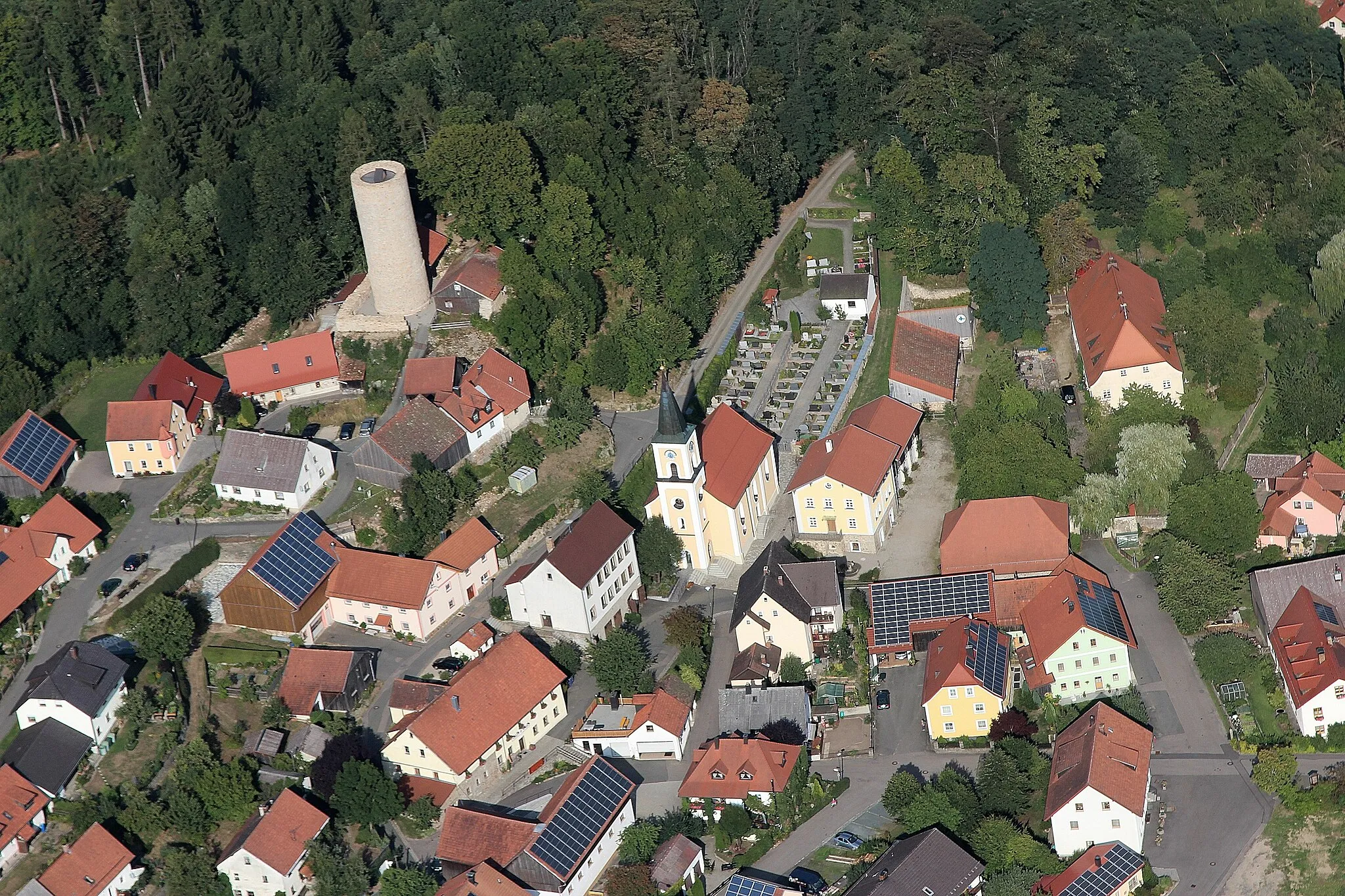 Photo showing: Thanstein,Burgruine, Pfarrkirche St. Johannes der Täufer; Landkreis Schwandorf, Oberpfalz, Bayern