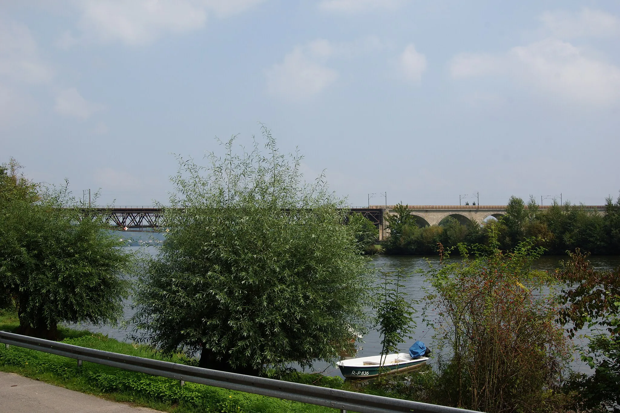 Photo showing: Kleinprüfening an der Donau oberhalb von Regensburg