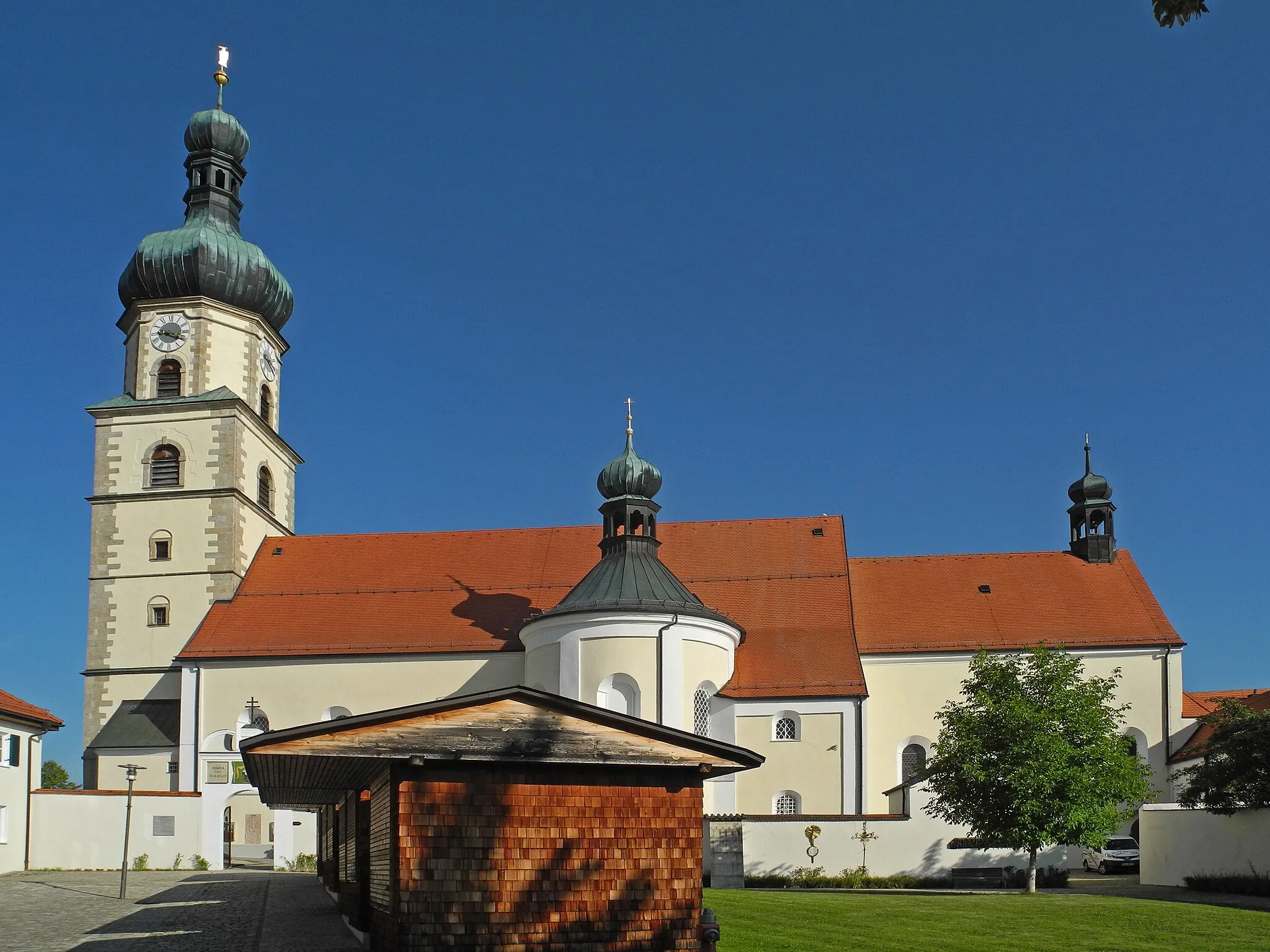 Photo showing: Katholische Wallfahrts- und Pfarrkirche Mariä Geburt in Neukirchen beim Heiligen Blut in der Oberpfalz