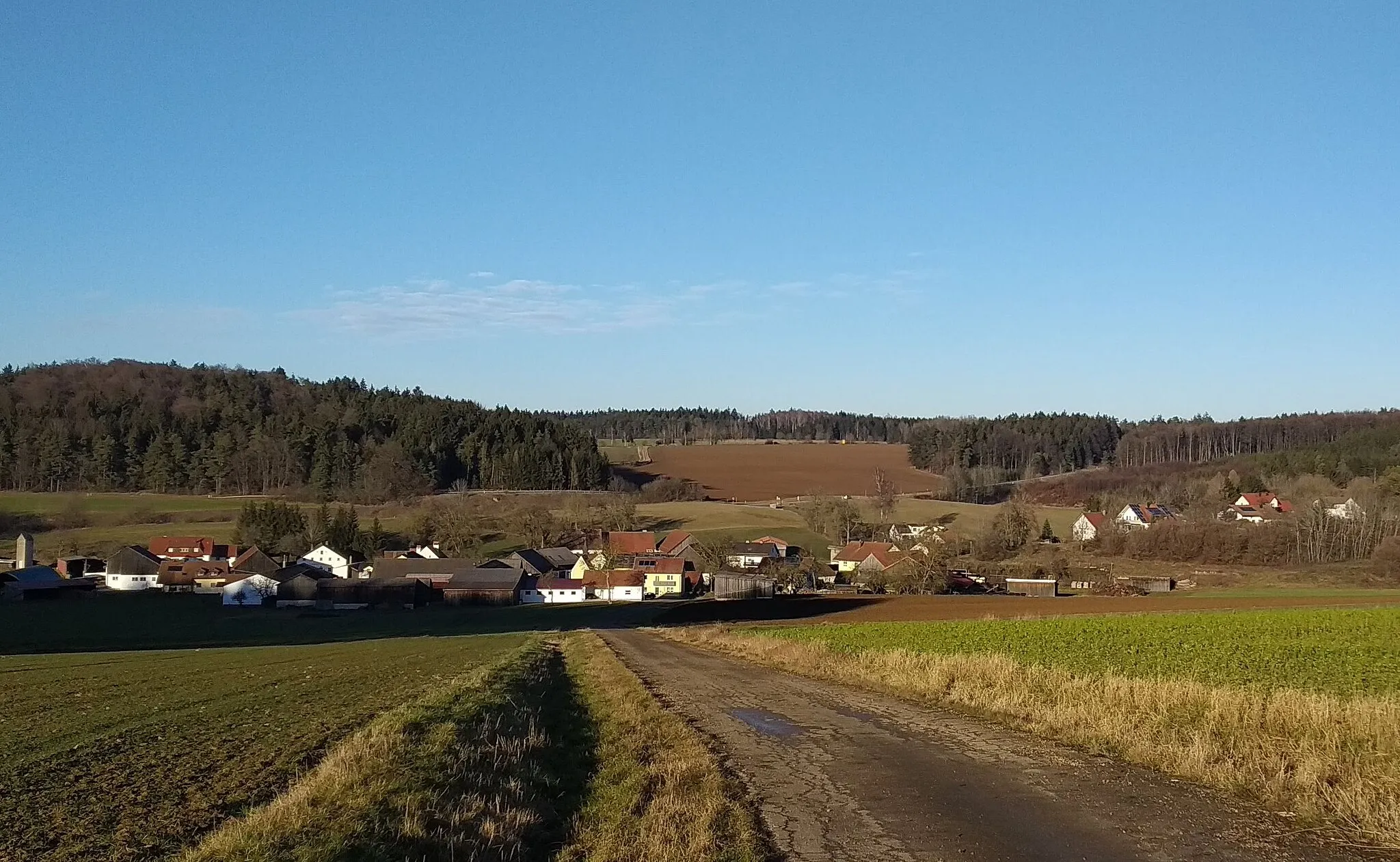 Photo showing: Der Ortsteil Winn, Gemeinde Seubersdorf in der Oberpfalz, aus südlicher Richtung