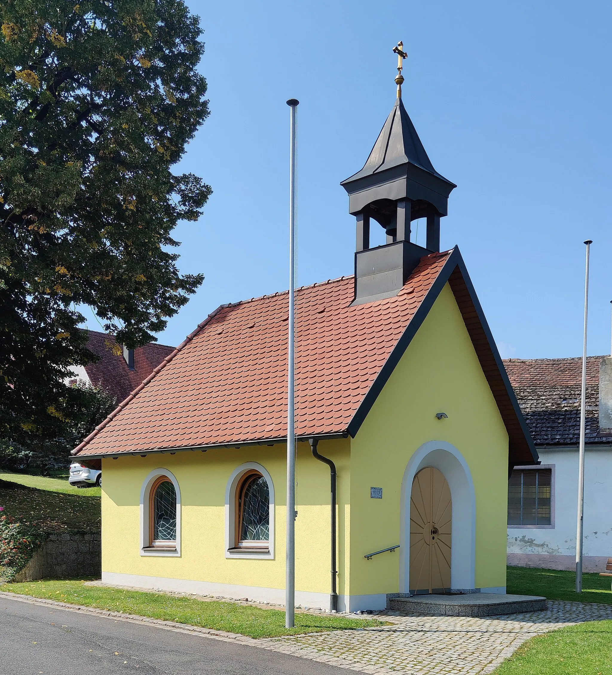 Photo showing: Dorfkapelle 'Zur Heiligen Familie' Welluck, Stadt Auerbach in der Oberpfalz, Lankreis Amberg-Sulzbach, Oberpfalz, Bayern, Deutschland