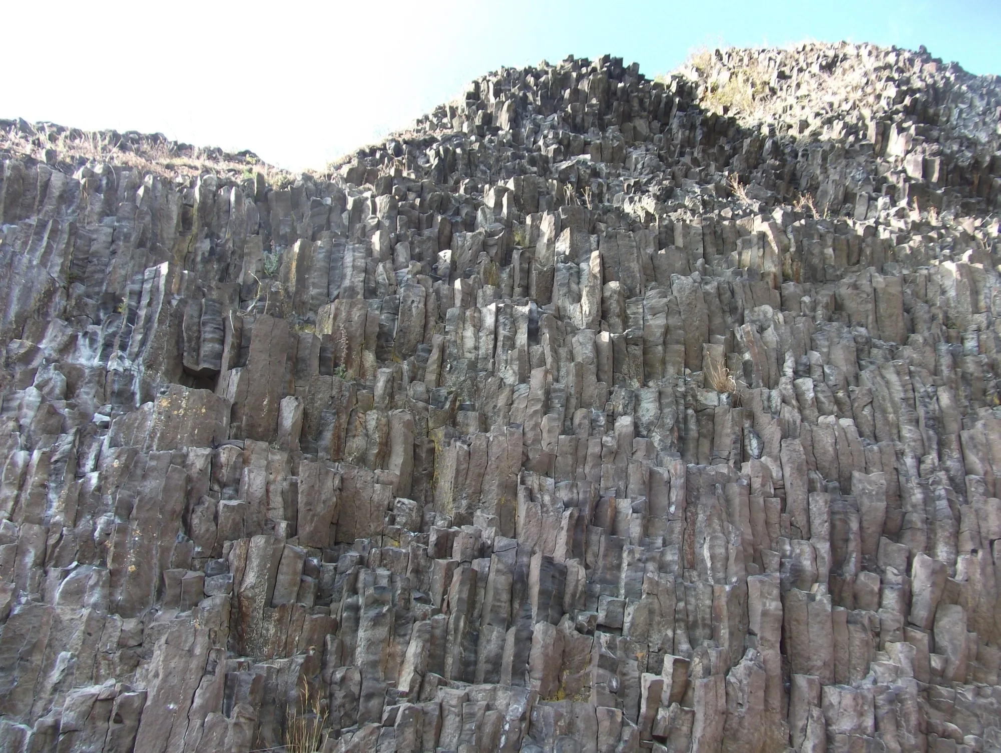 Photo showing: Basalt satt