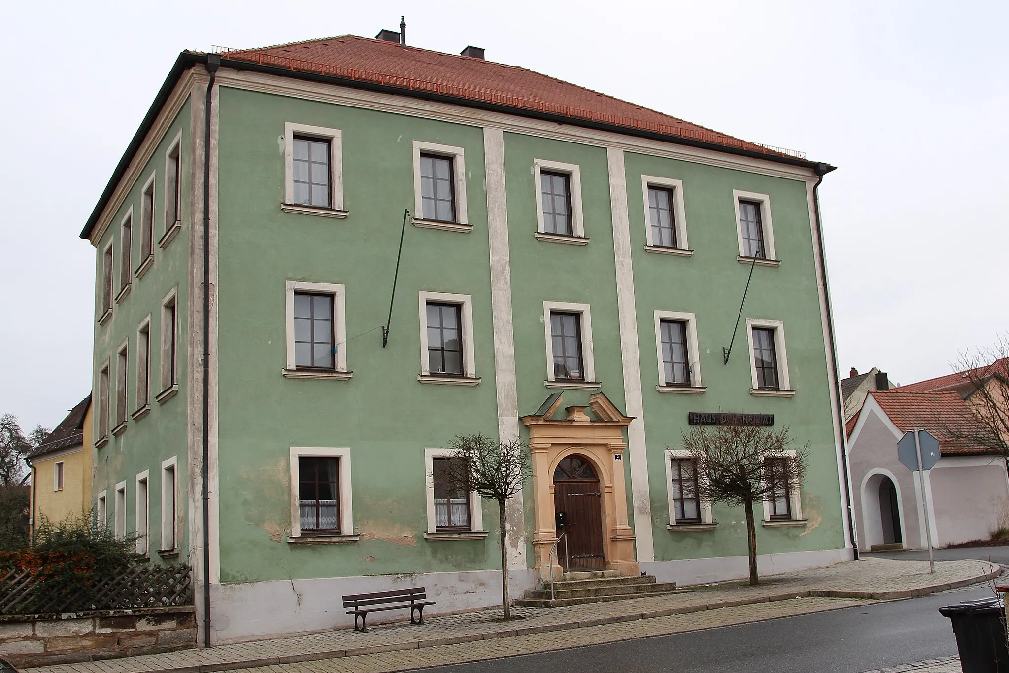 Photo showing: Pressath, Haus der Heimat, Kemnather Str. 2: Landkreis Neustadt an der Waldnaab, Oberpfalz, Bayern (2015)