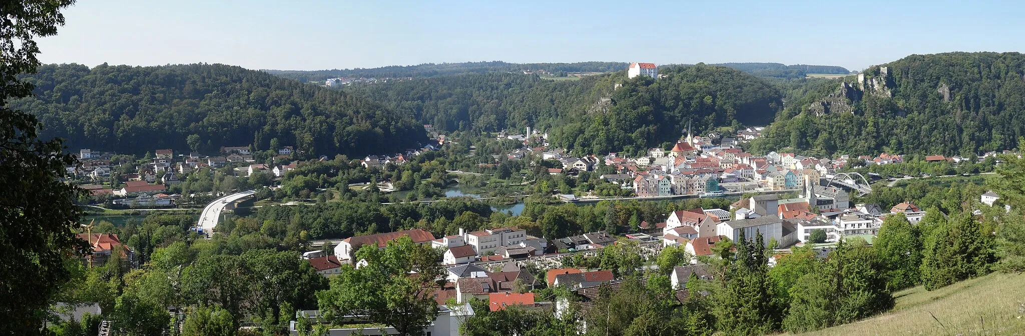 Photo showing: Das Foto zeigt die Aussicht auf Riedenburg