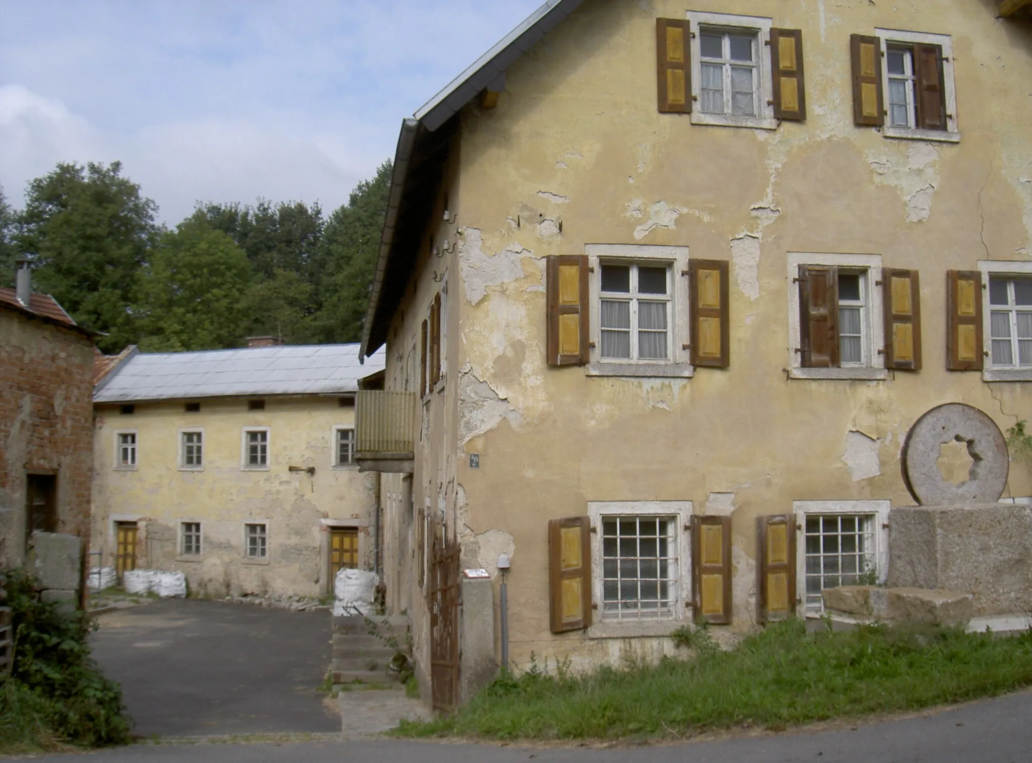 Photo showing: Ehemalige Mühle (Weikersmühle)