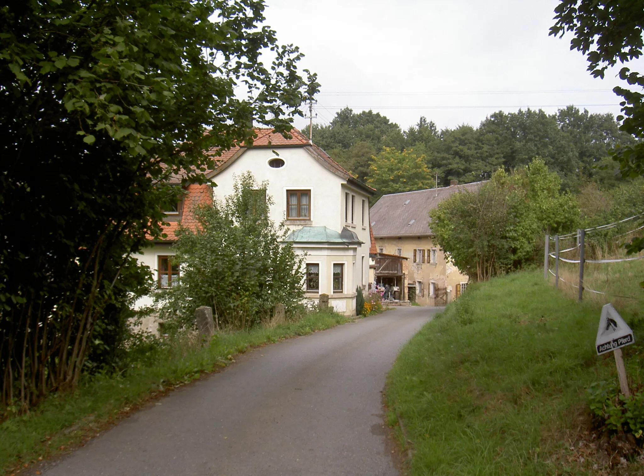 Photo showing: Ehemalige Mühle (Weikersmühle)