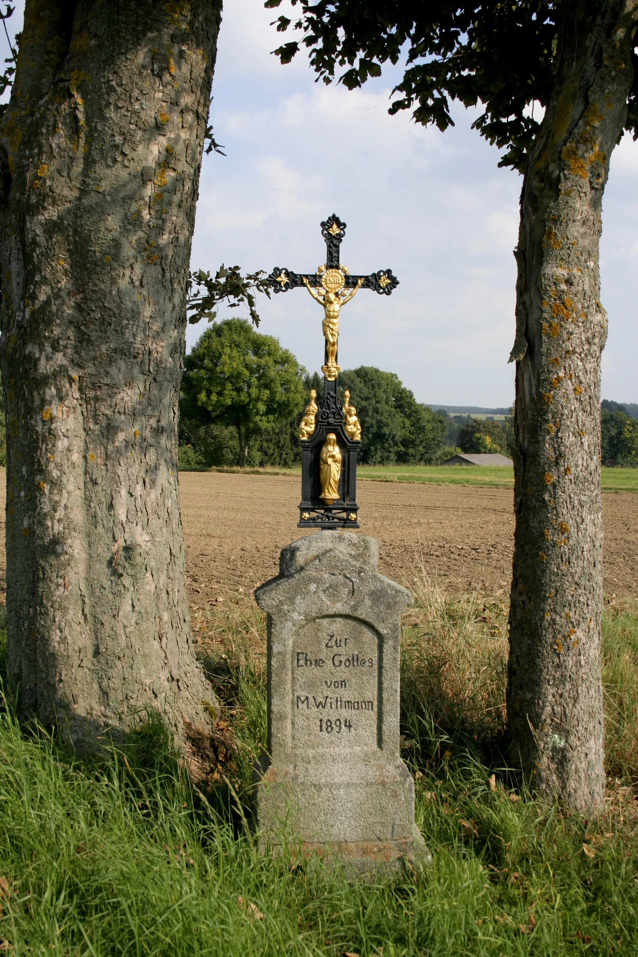 Photo showing: Monument; Germany; Bavaria; Upper Palatinate; administrative district Neustadt a.d. Waldnaab, Lennesrieth; wayside shrine (D-3-74-165-29)