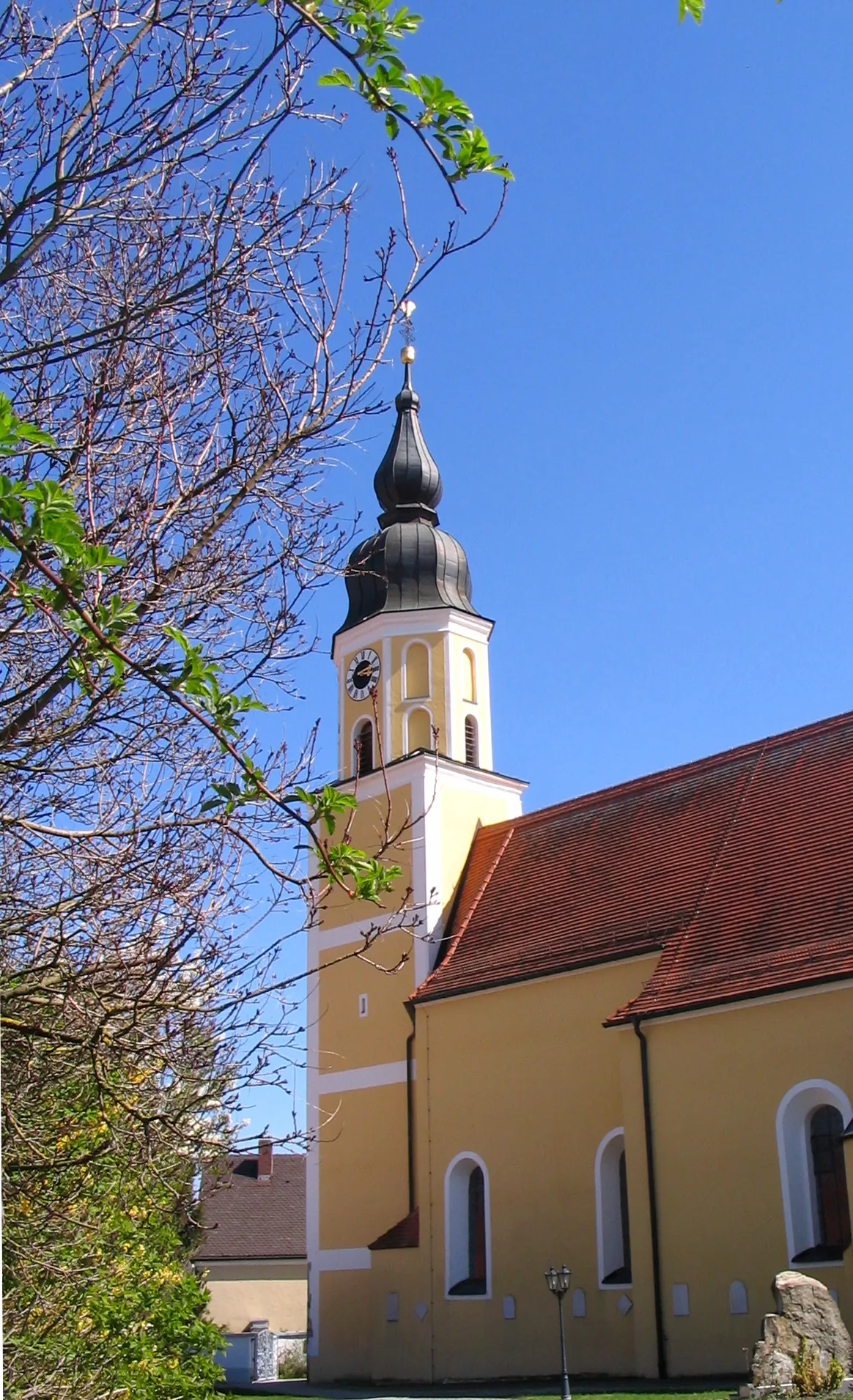 Photo showing: Pfarrkirche St. Jakob in Langquaid, Landkreis Kelheim, Niederbayern