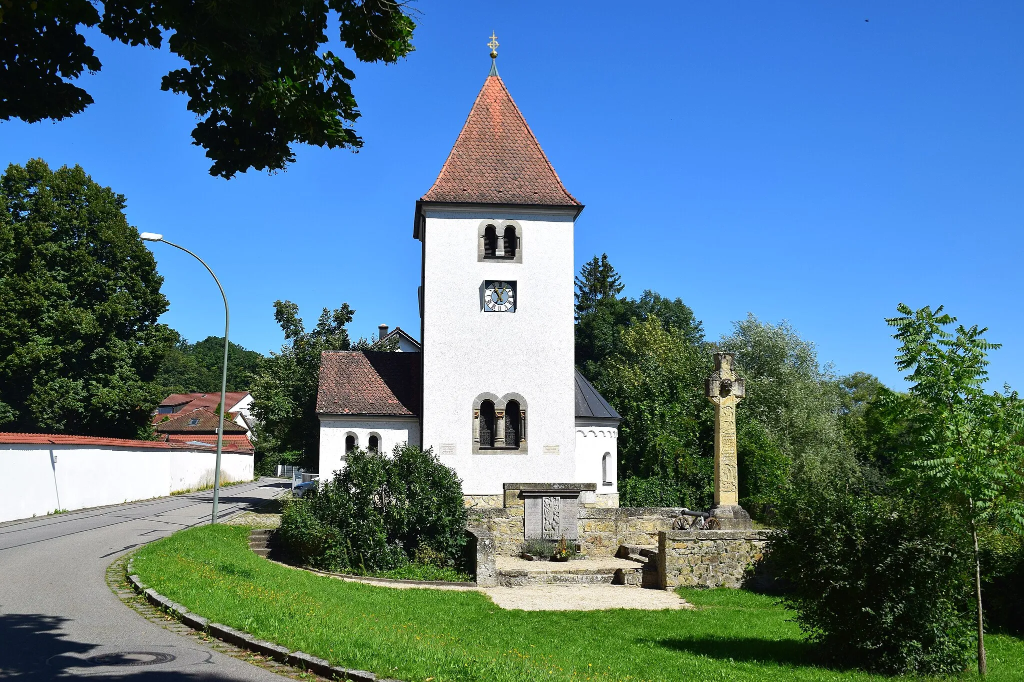 Photo showing: Chorturmkirche mit Apsis, neuromanisch