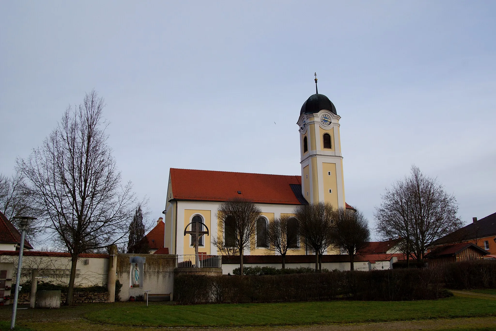 Photo showing: Die katholische Pfarrkirche Mariä Heimsuchung in Hohenschambach bei Hemau:
